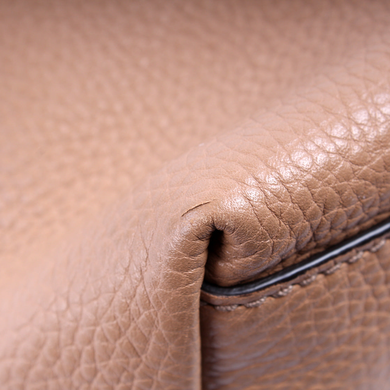 308982 Soho Leather Shoulder Medium