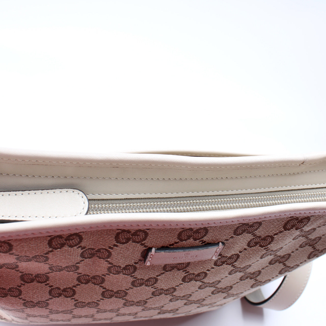 388924 GG Canvas Crossbody