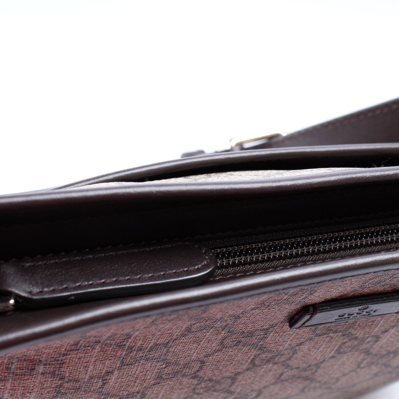 388924 GG Supreme Crossbody