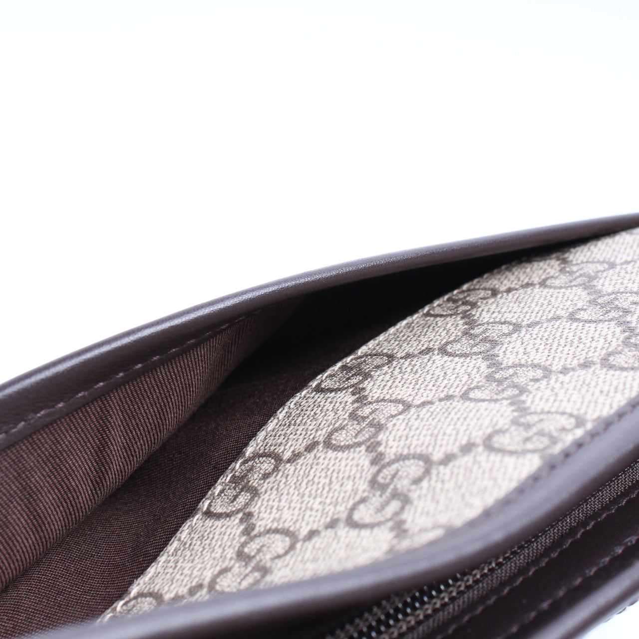 388924 GG Supreme Crossbody