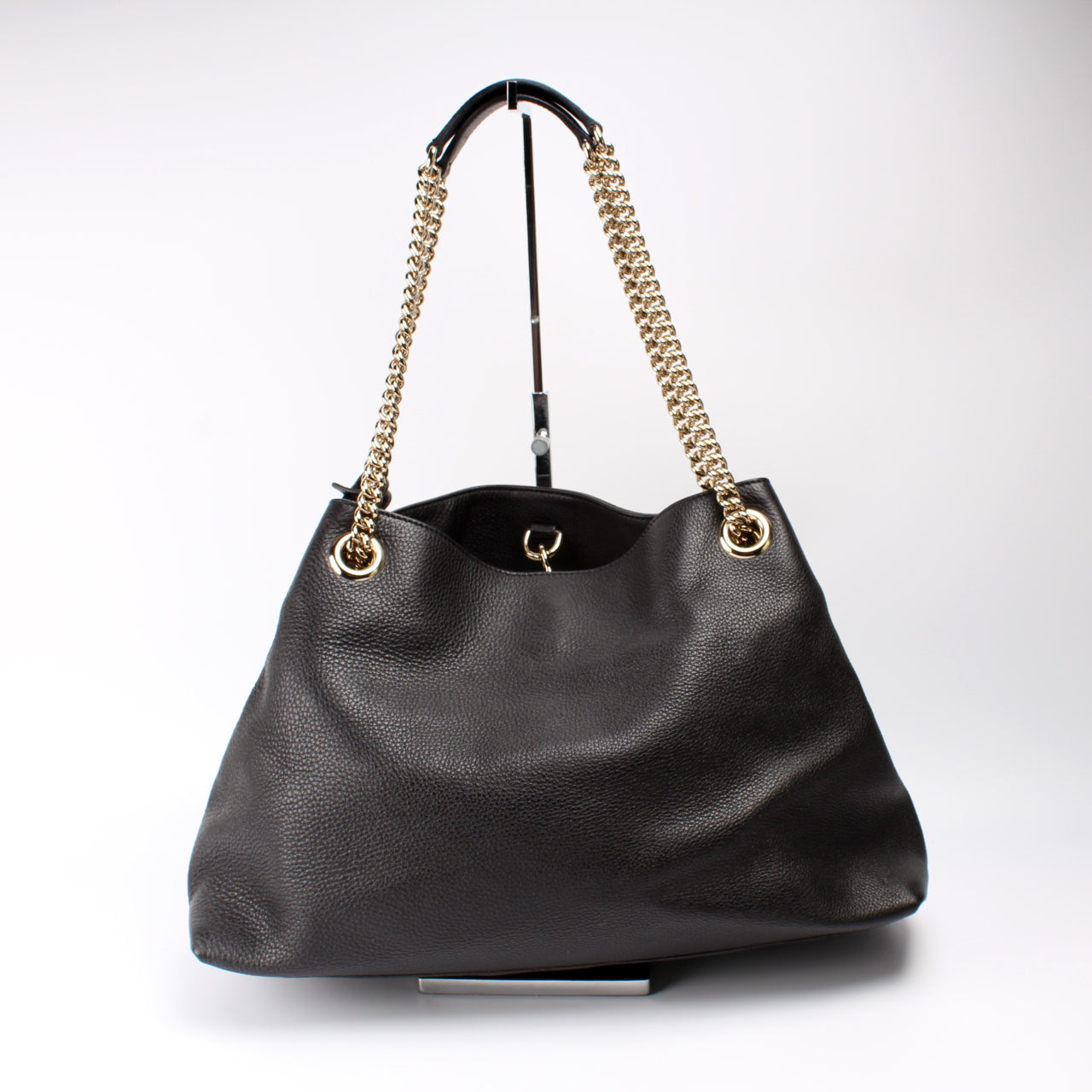 308982 Soho Leather Shoulder Medium