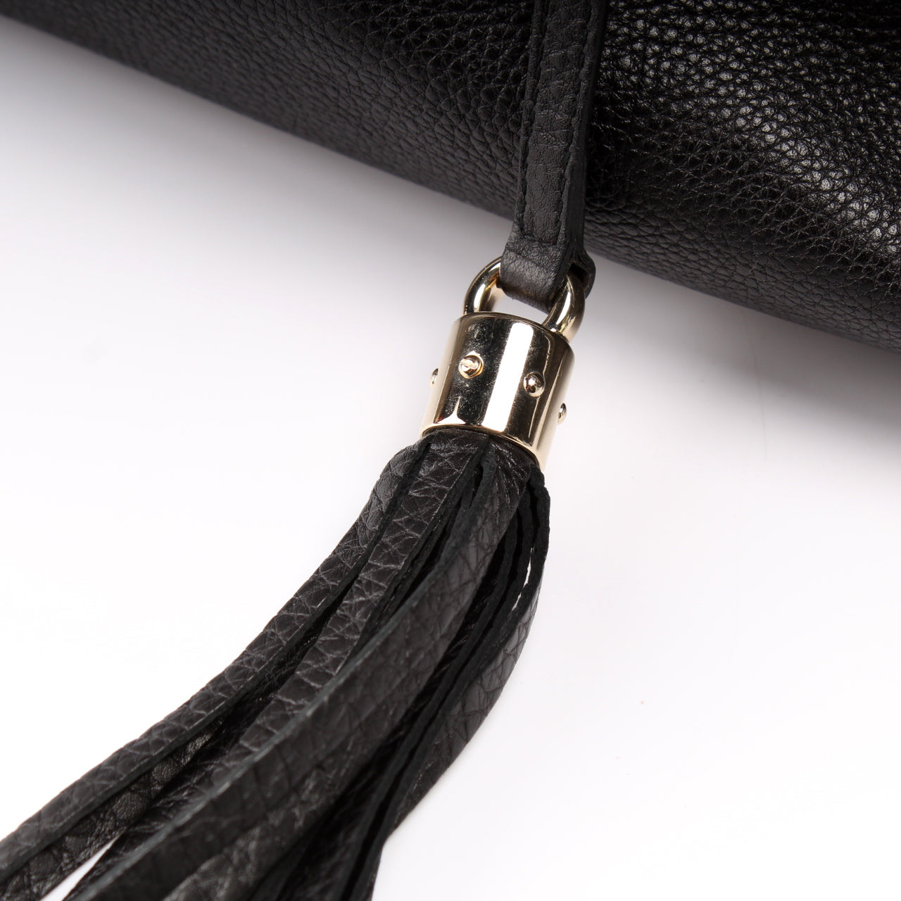 308982 Soho Leather Shoulder Medium