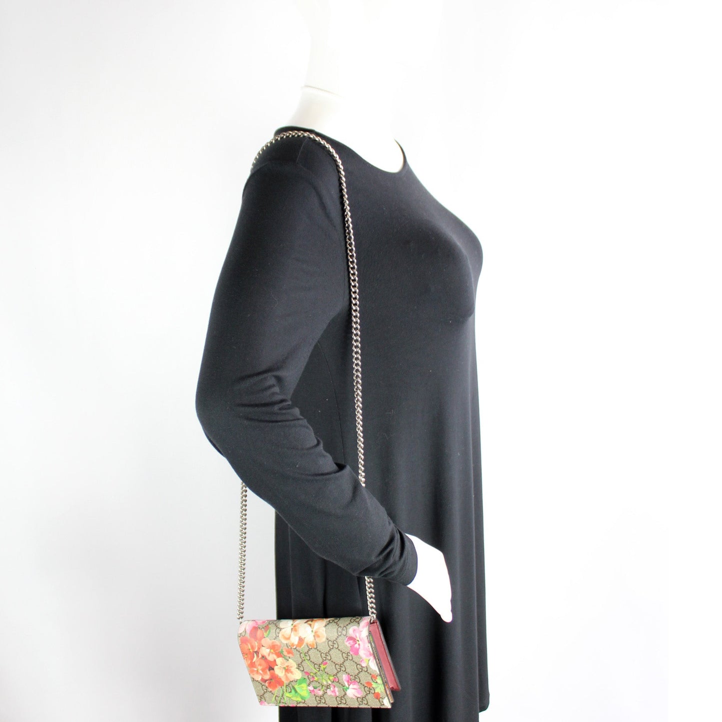 402724 Blooms Chain Wallet