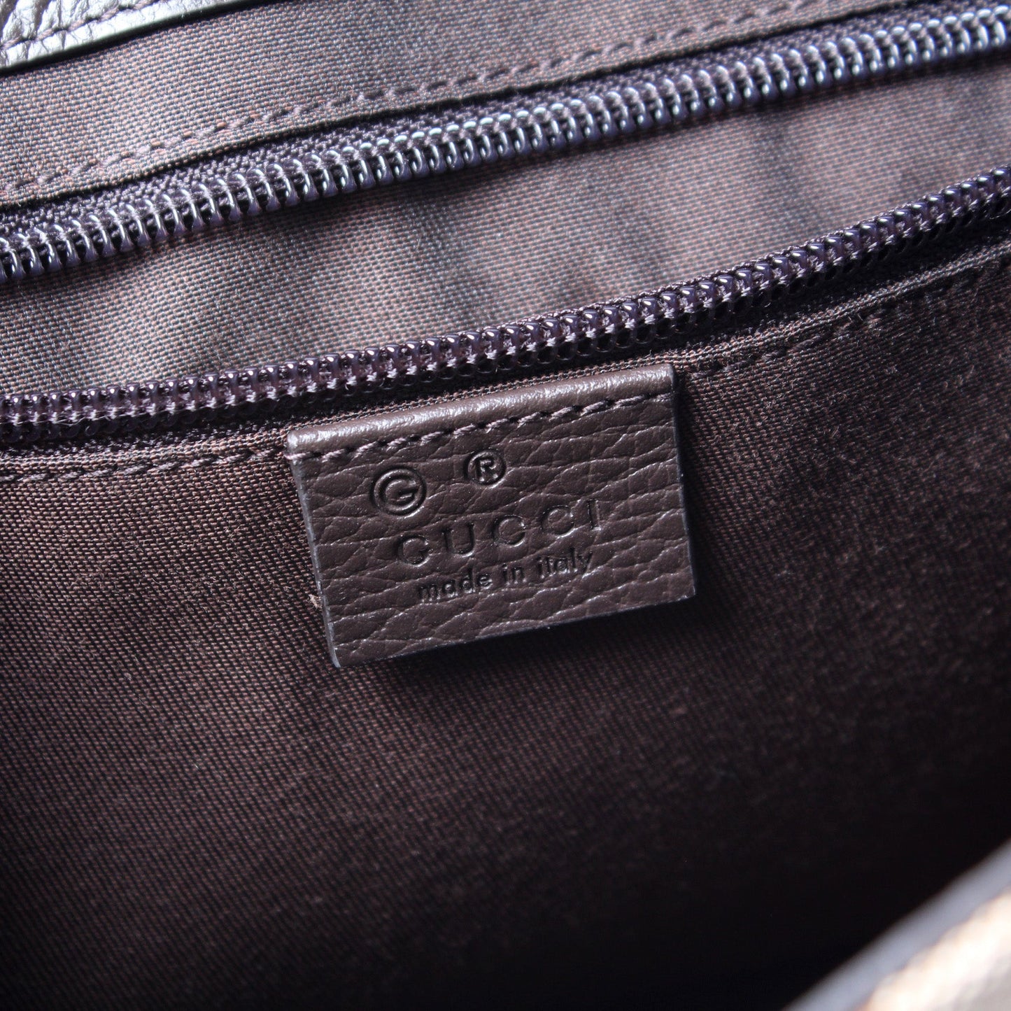 449172 GG Canvas Messenger