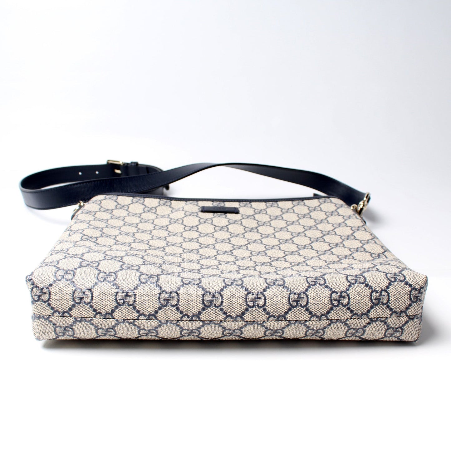 388924 GG Supreme Crossbody