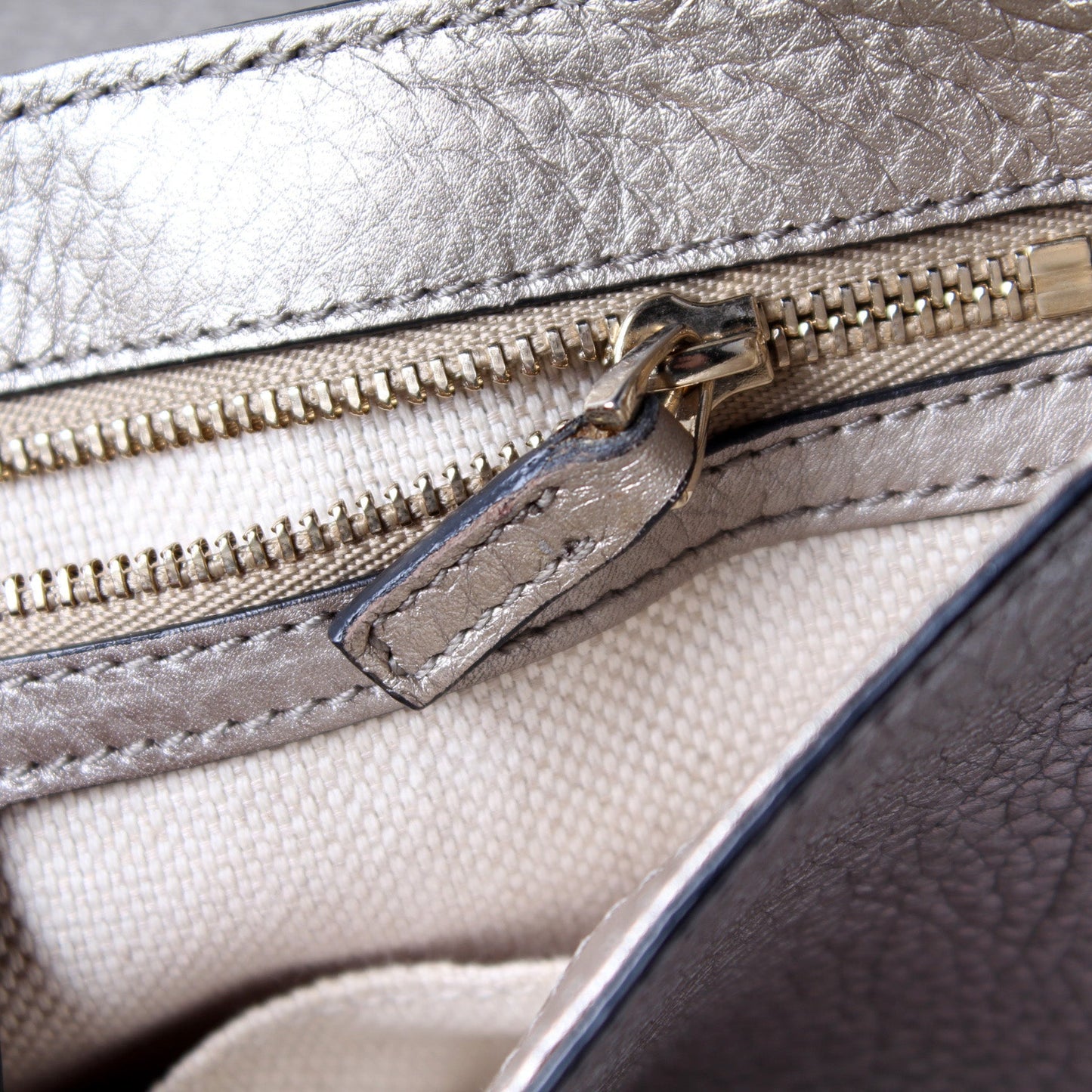 336752 Soho Chain Crossbody Medium