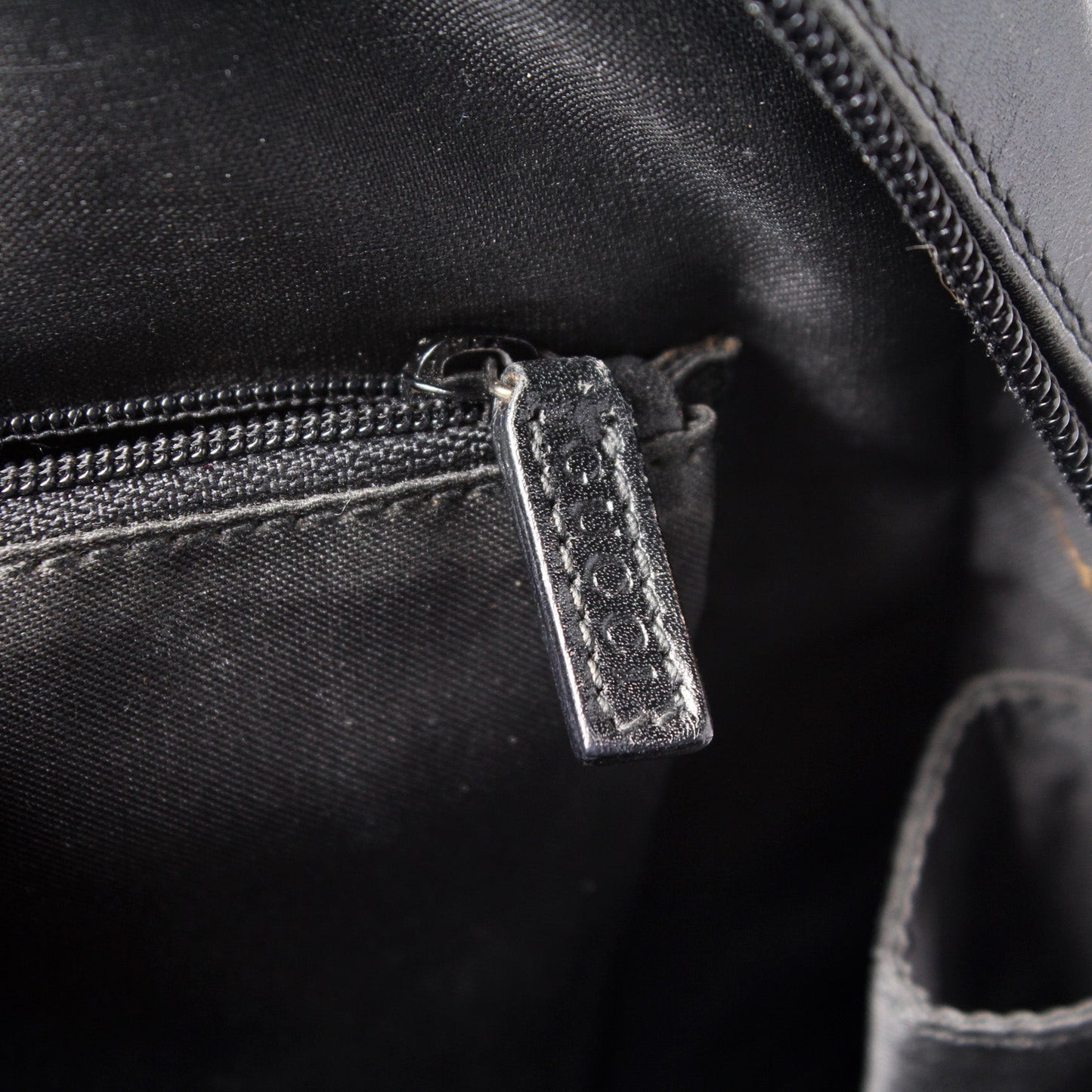 003.0232 GG Nylon Sling Bag Vintage