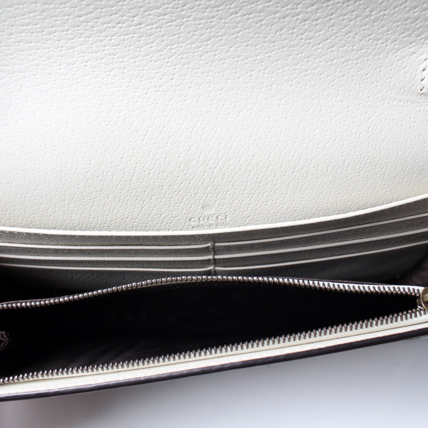476079 Queen Margaret Chain Wallet