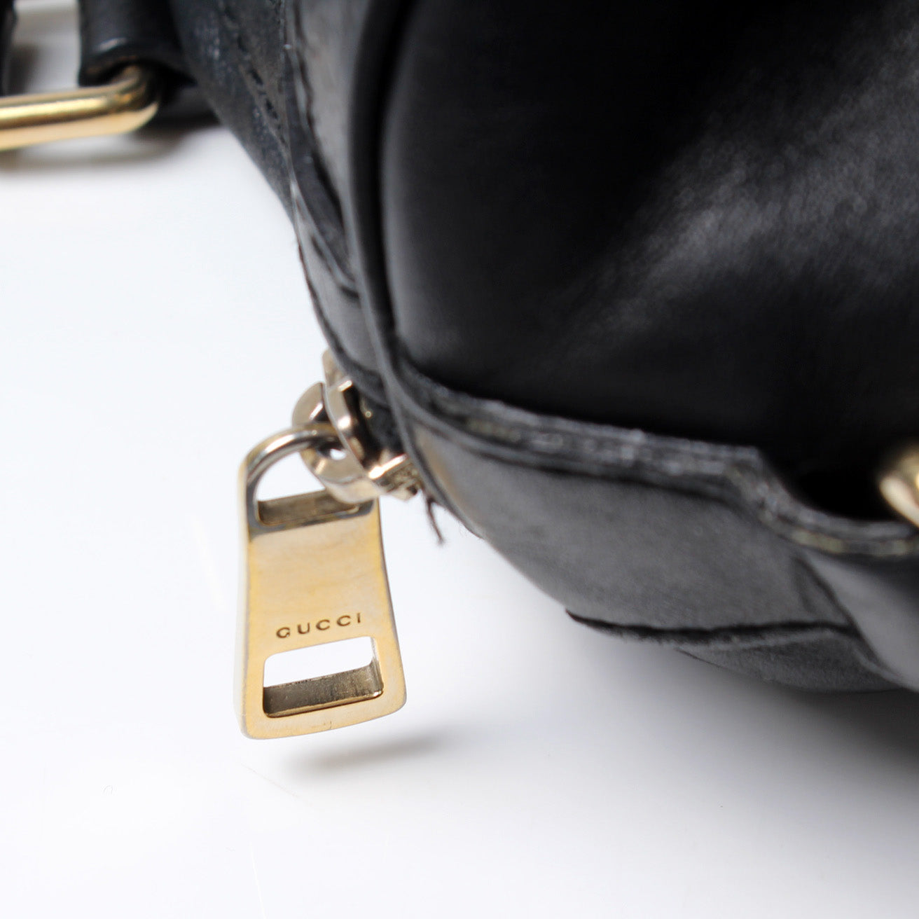 247205 Boston Bag Leather