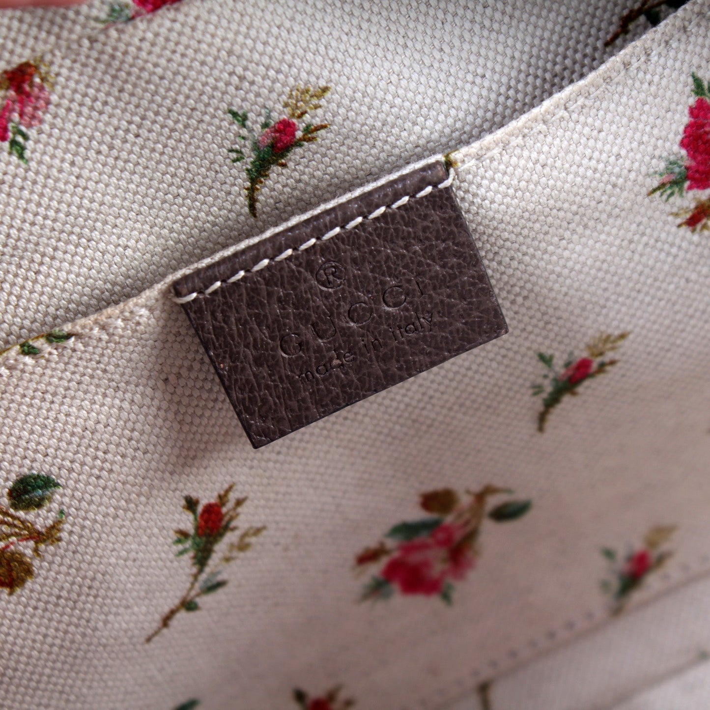 476466 GG Supreme Messenger Bag