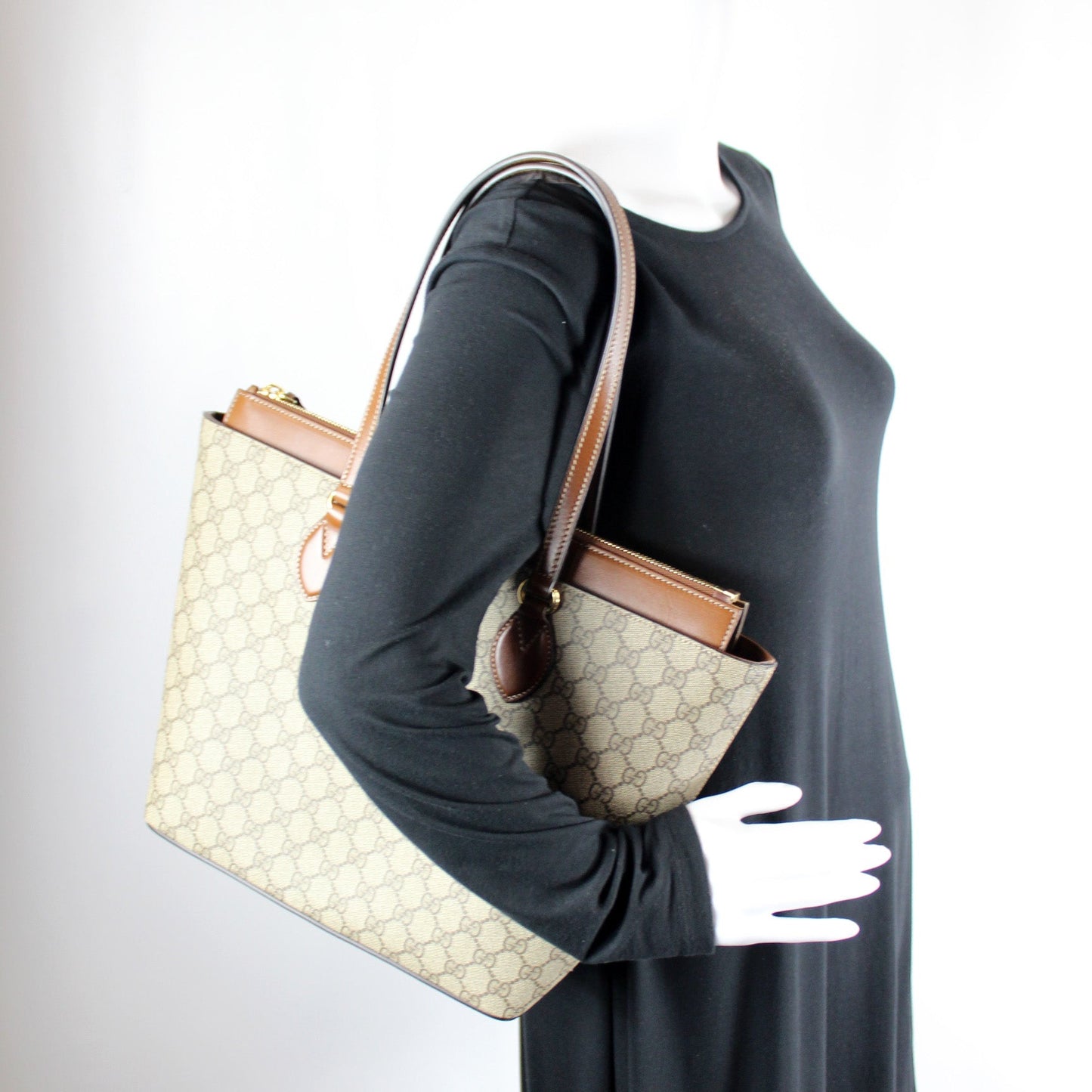 415721 GG Supreme Tote