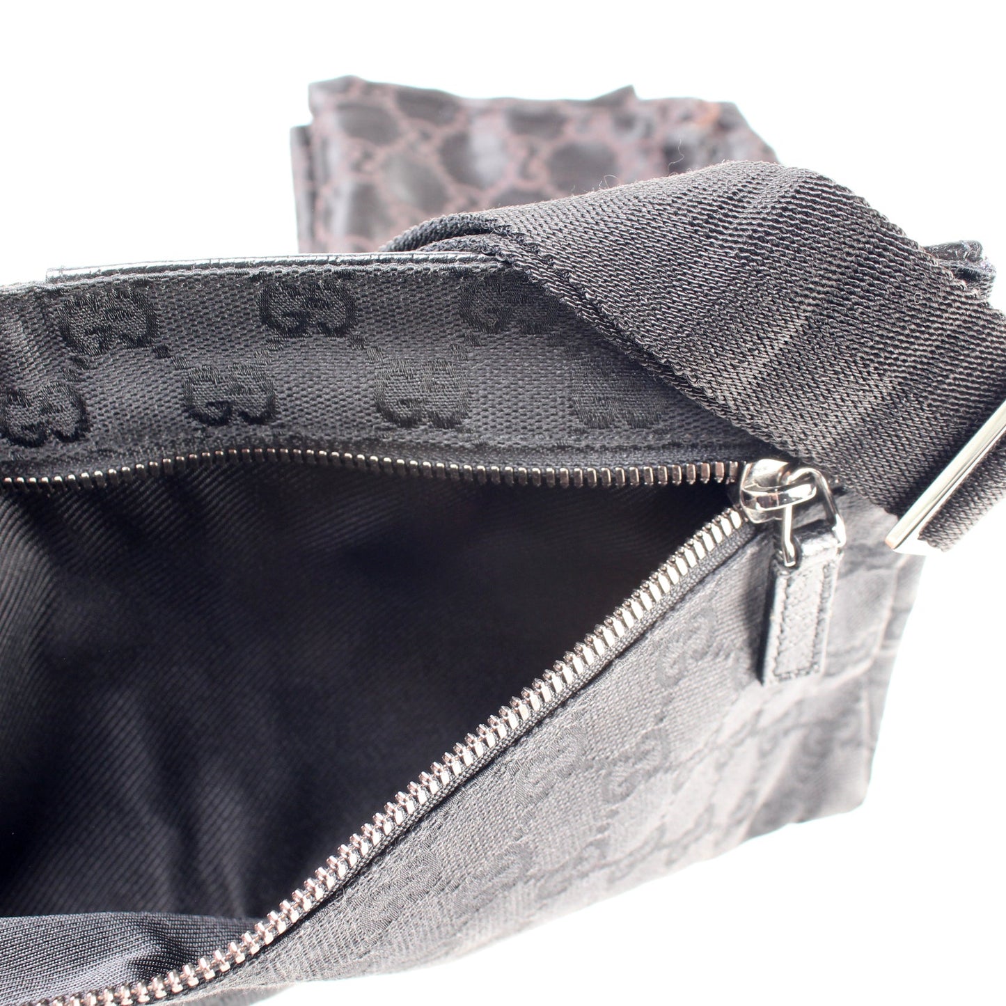 28566 GG Canvas Waist Bag