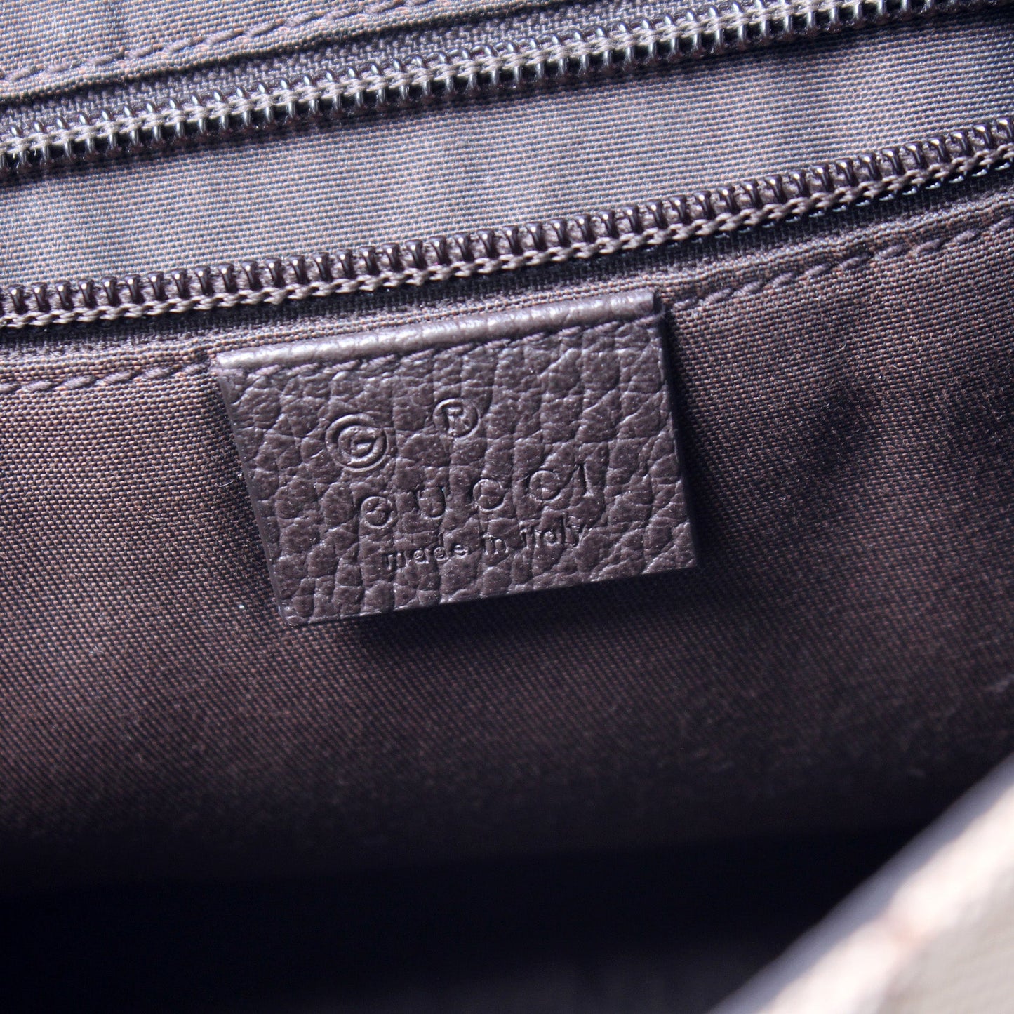 449172 GG Canvas Messenger