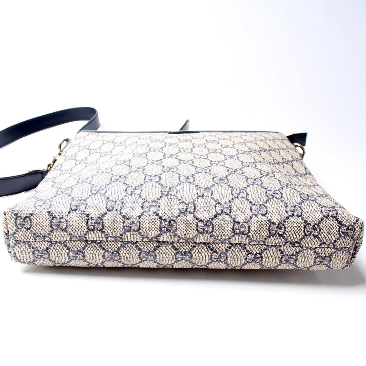 388924 GG Supreme Crossbody