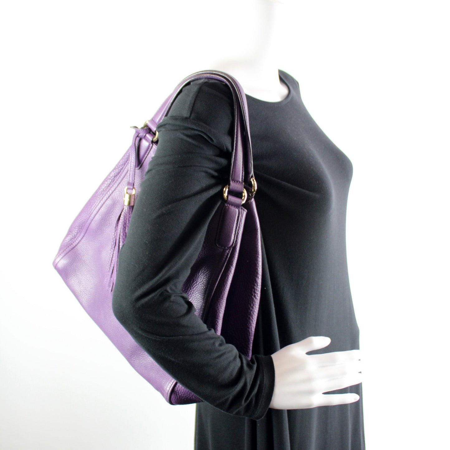 282309 Soho Leather Hobo Medium