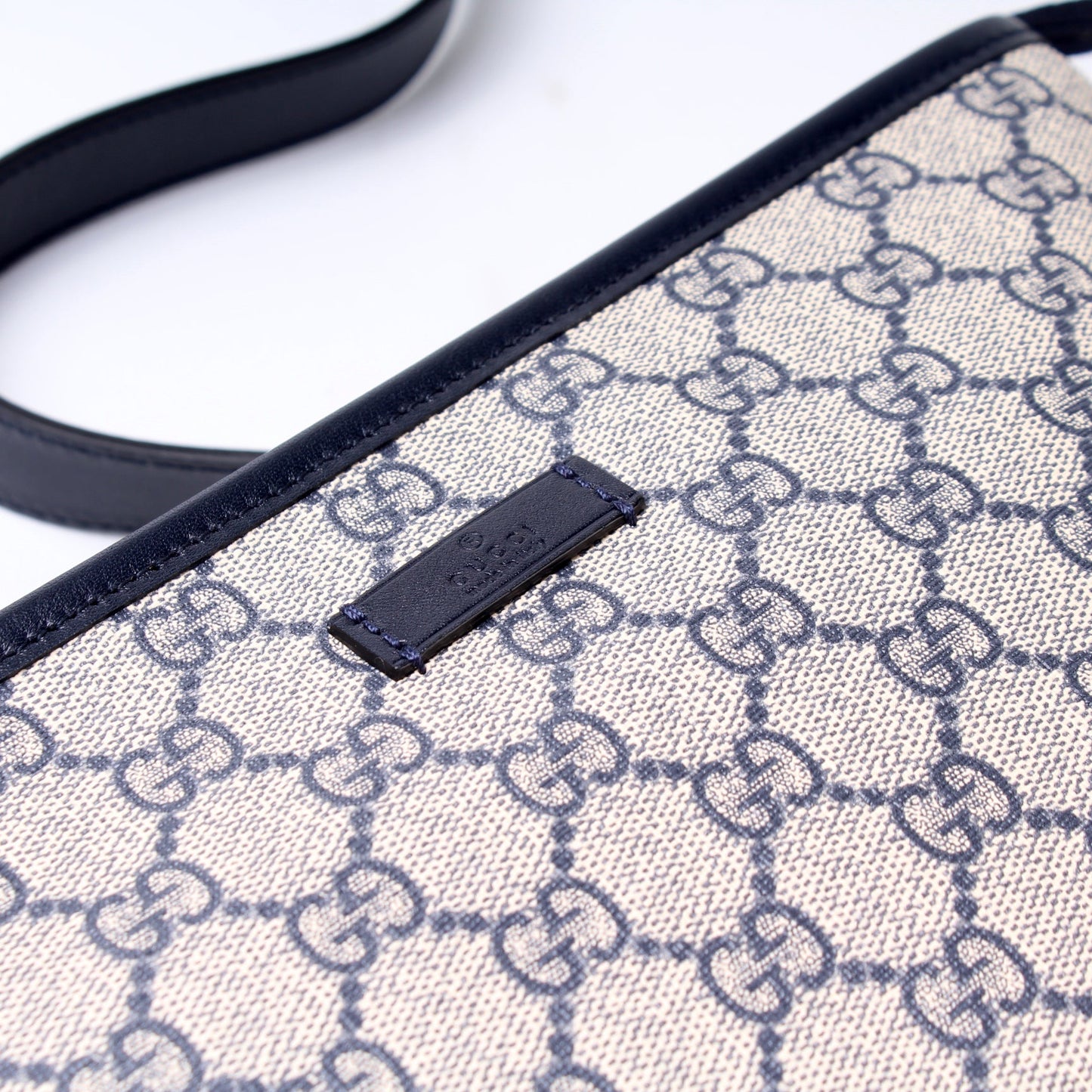 388924 GG Supreme Crossbody