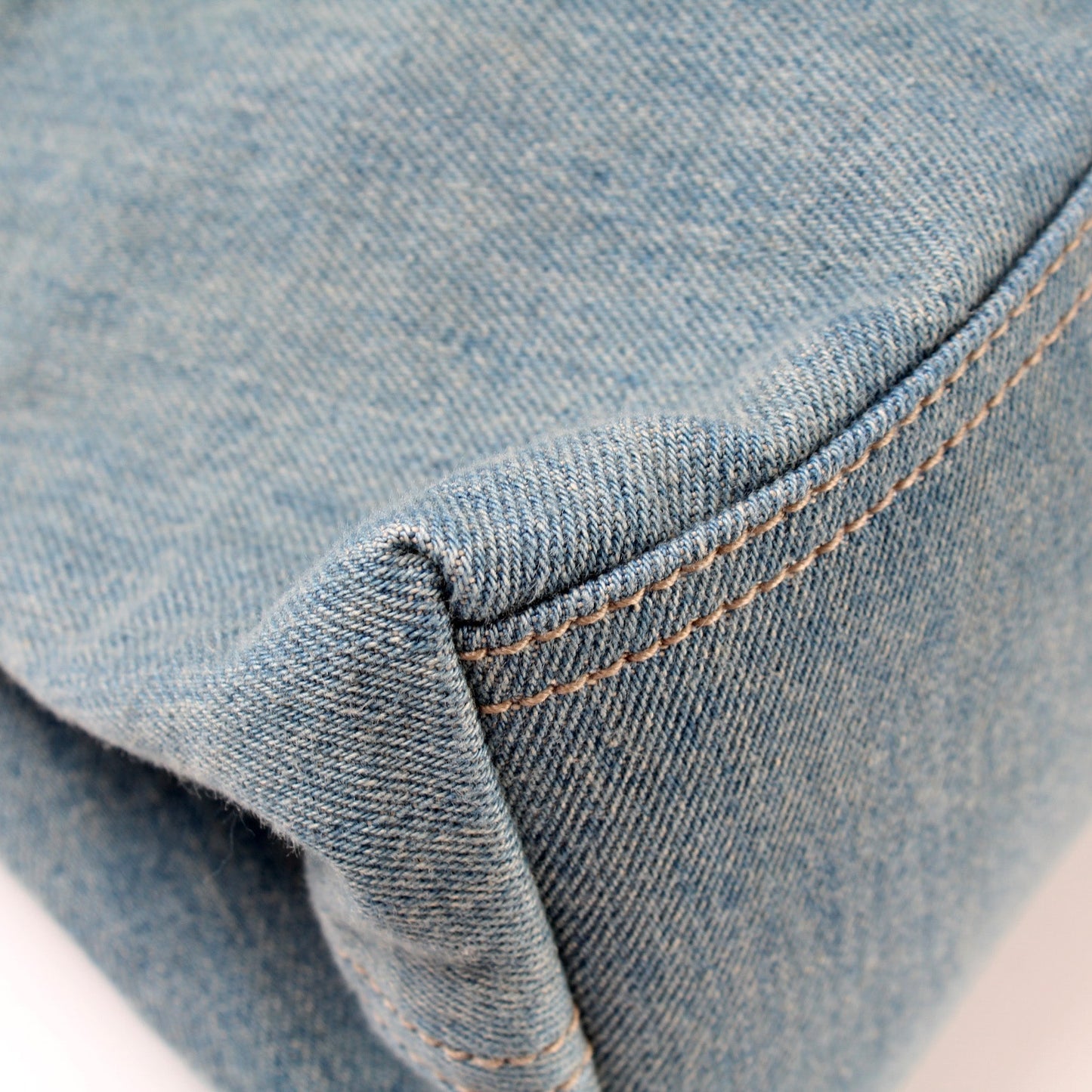 308982 Soho Denim Shoulder Medium