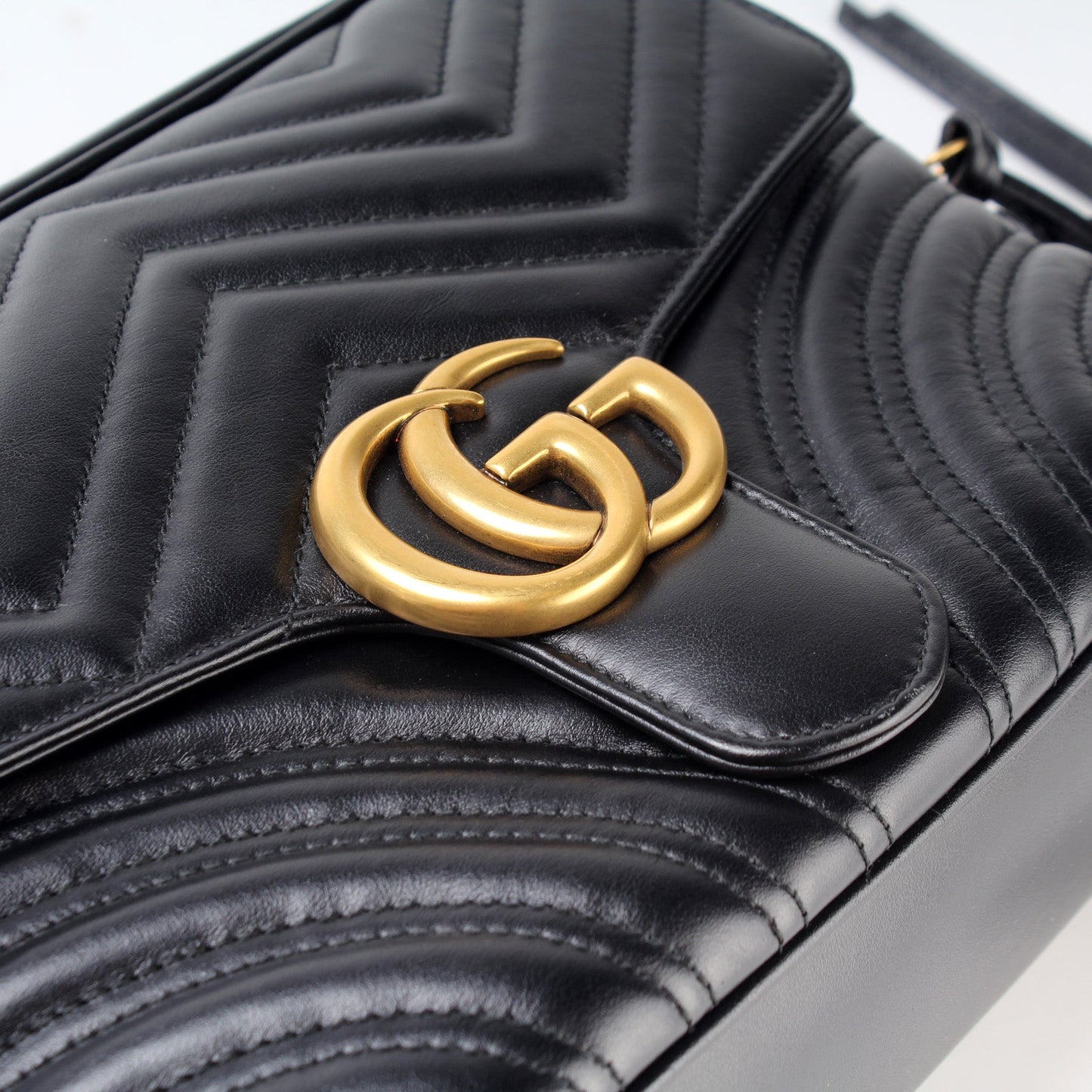 498100 GG Marmont Top Handle Bag Small