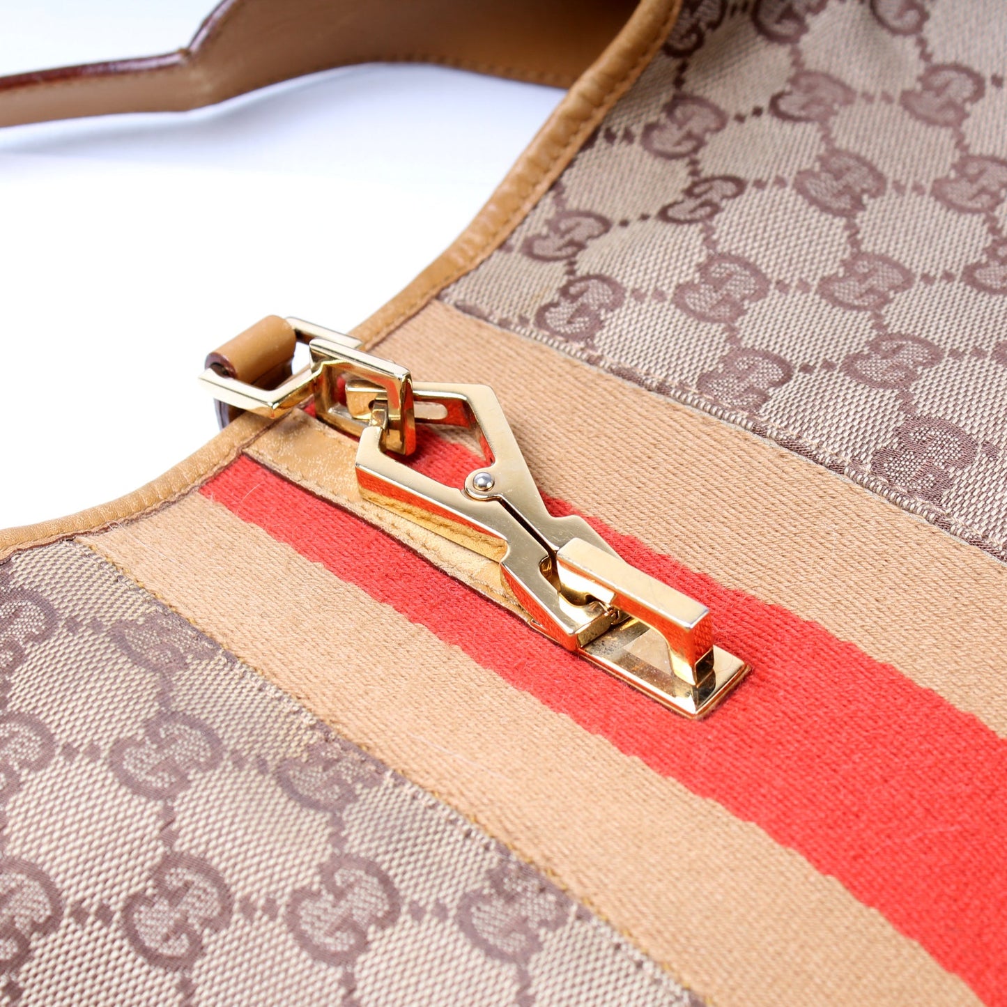 001.4057 GG Canvas Jackie Hobo