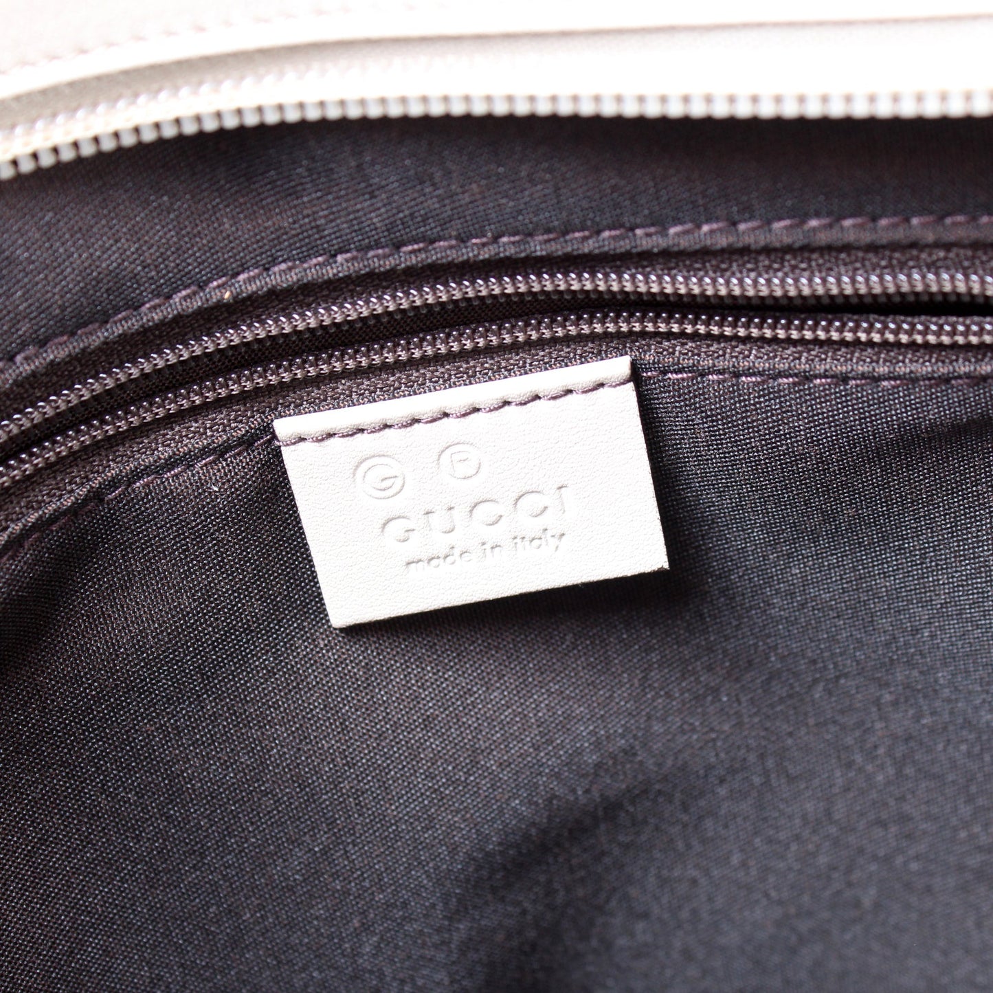 388924 GG Canvas Crossbody