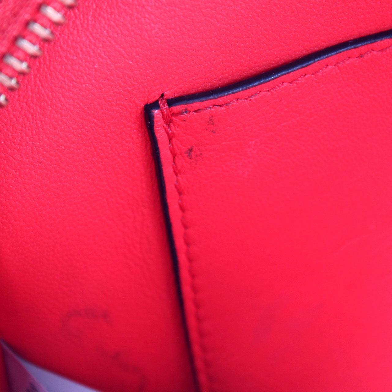 Vitrus Leather Crossbody