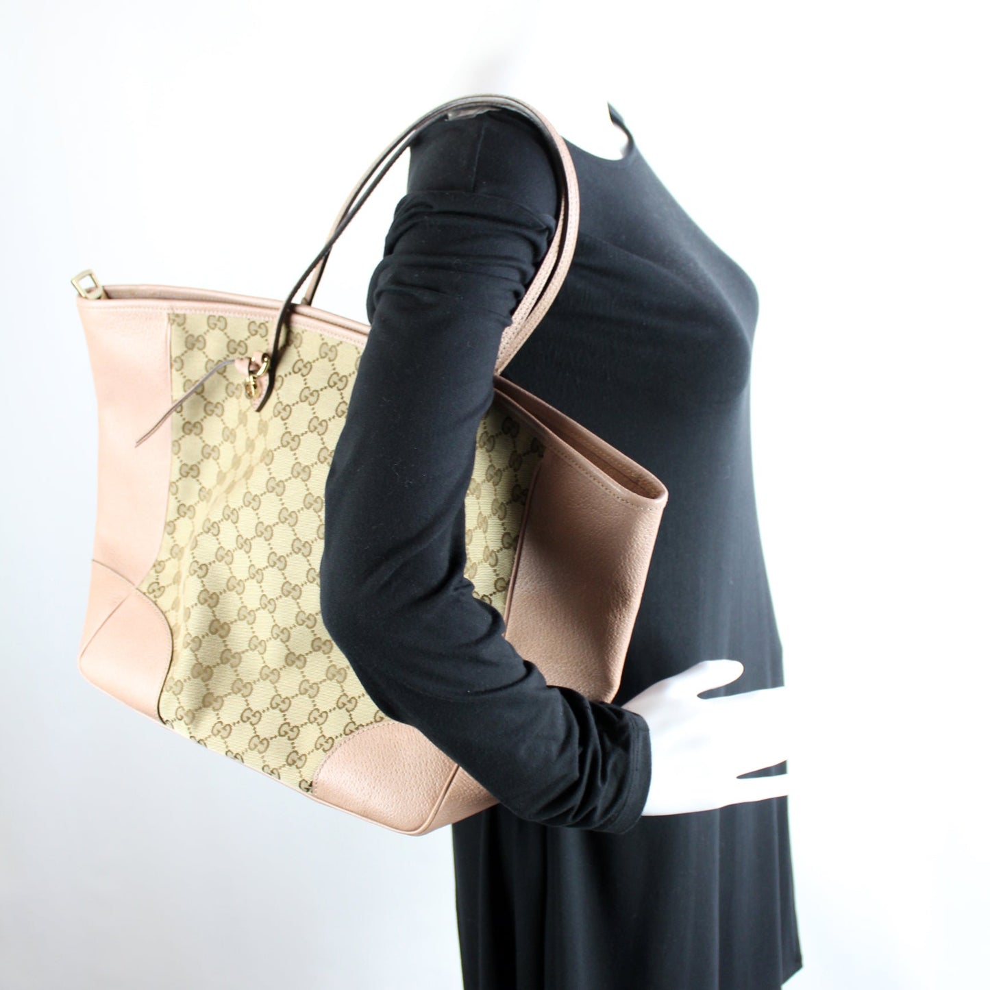 323671 GG Canvas Bree Zip Tote Medium
