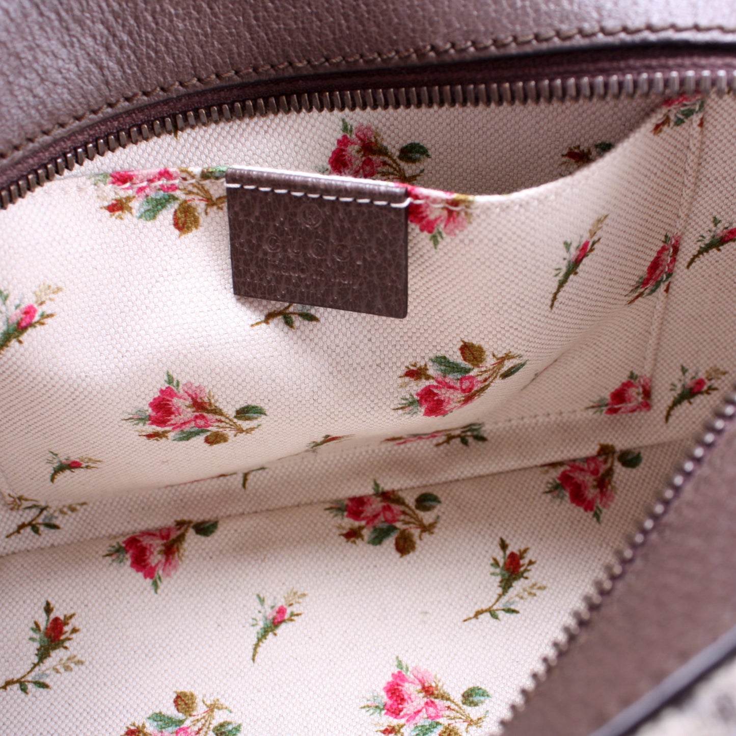 476466 GG Supreme Messenger Bag