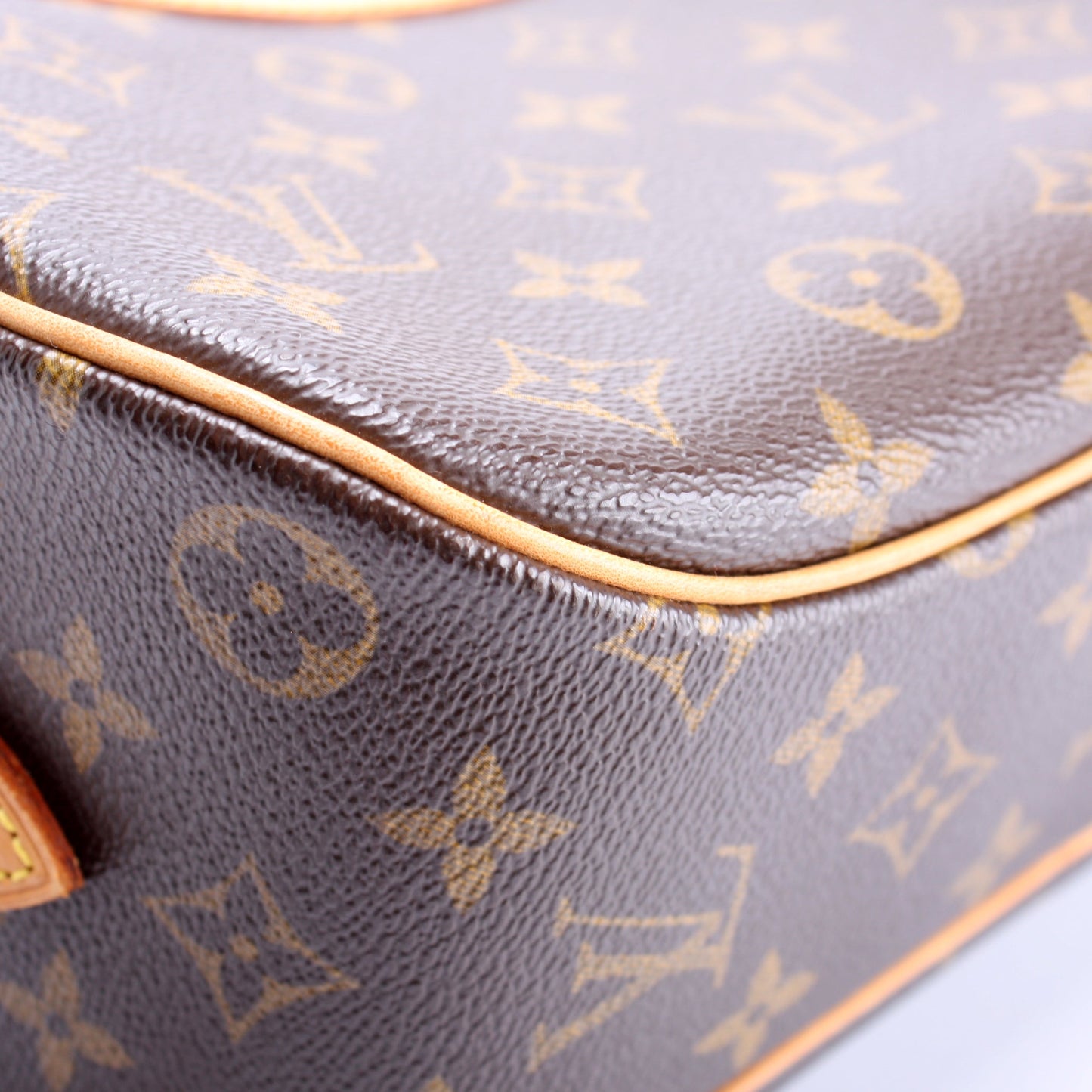 Blois Crossbody Monogram