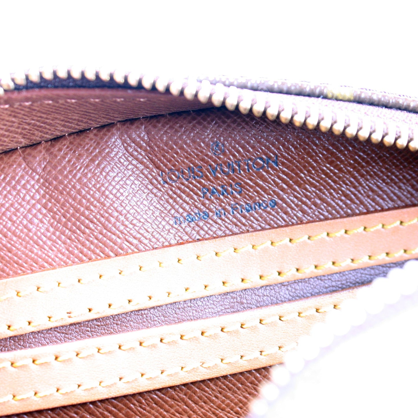 Blois Crossbody Monogram