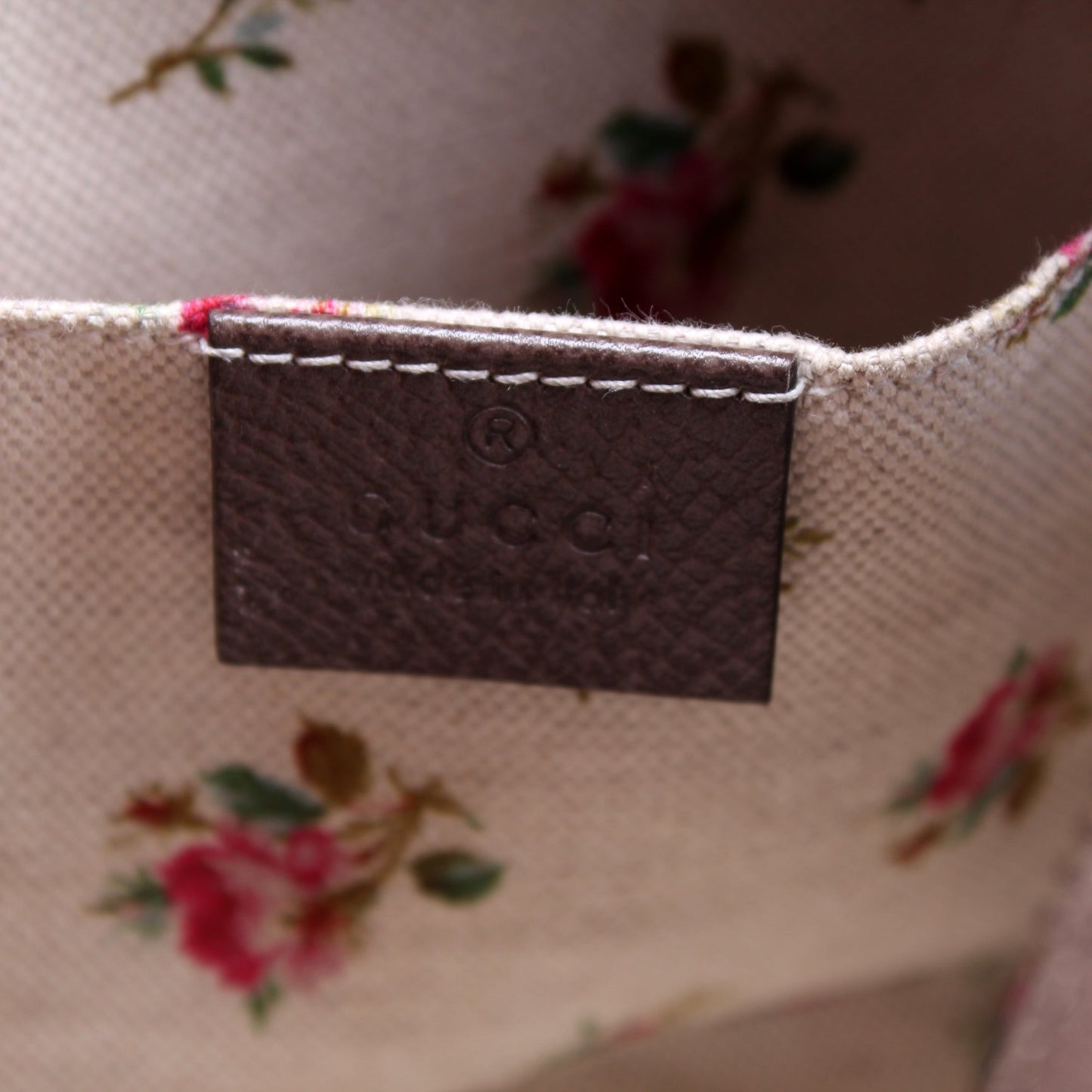 476466 GG Supreme Messenger Bag