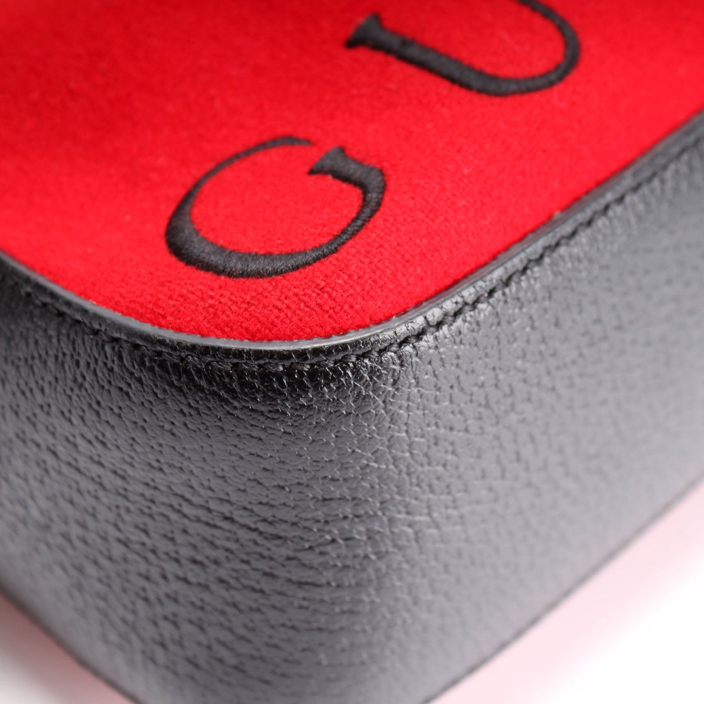 476466 Gucci 100 Messenger Bag