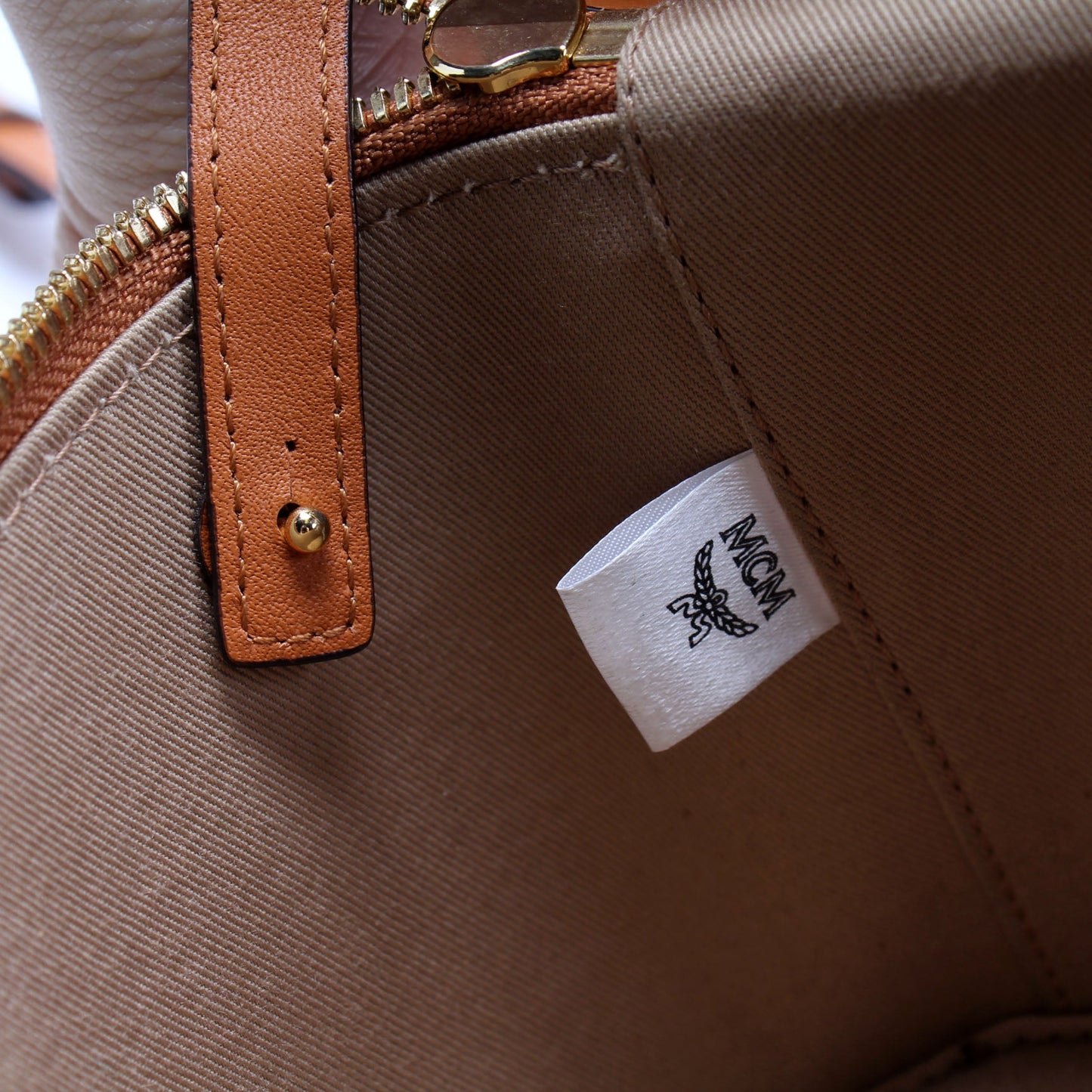 Visetos Cylinder Small Crossbody