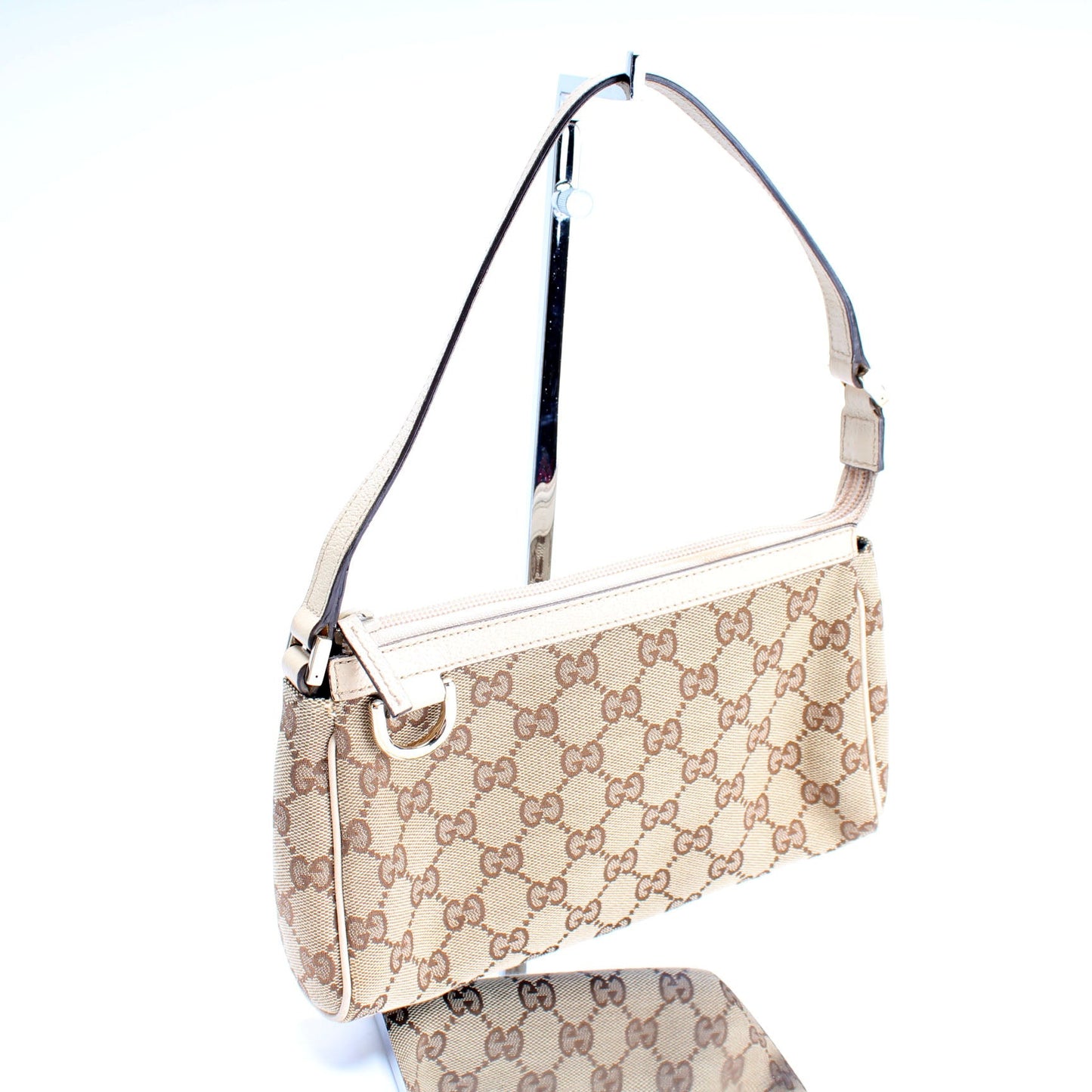 145750 GG Canvas D Ring Cosmetic Case