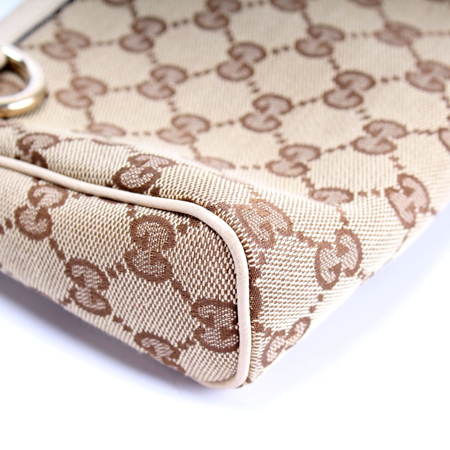 145750 GG Canvas D Ring Cosmetic Case