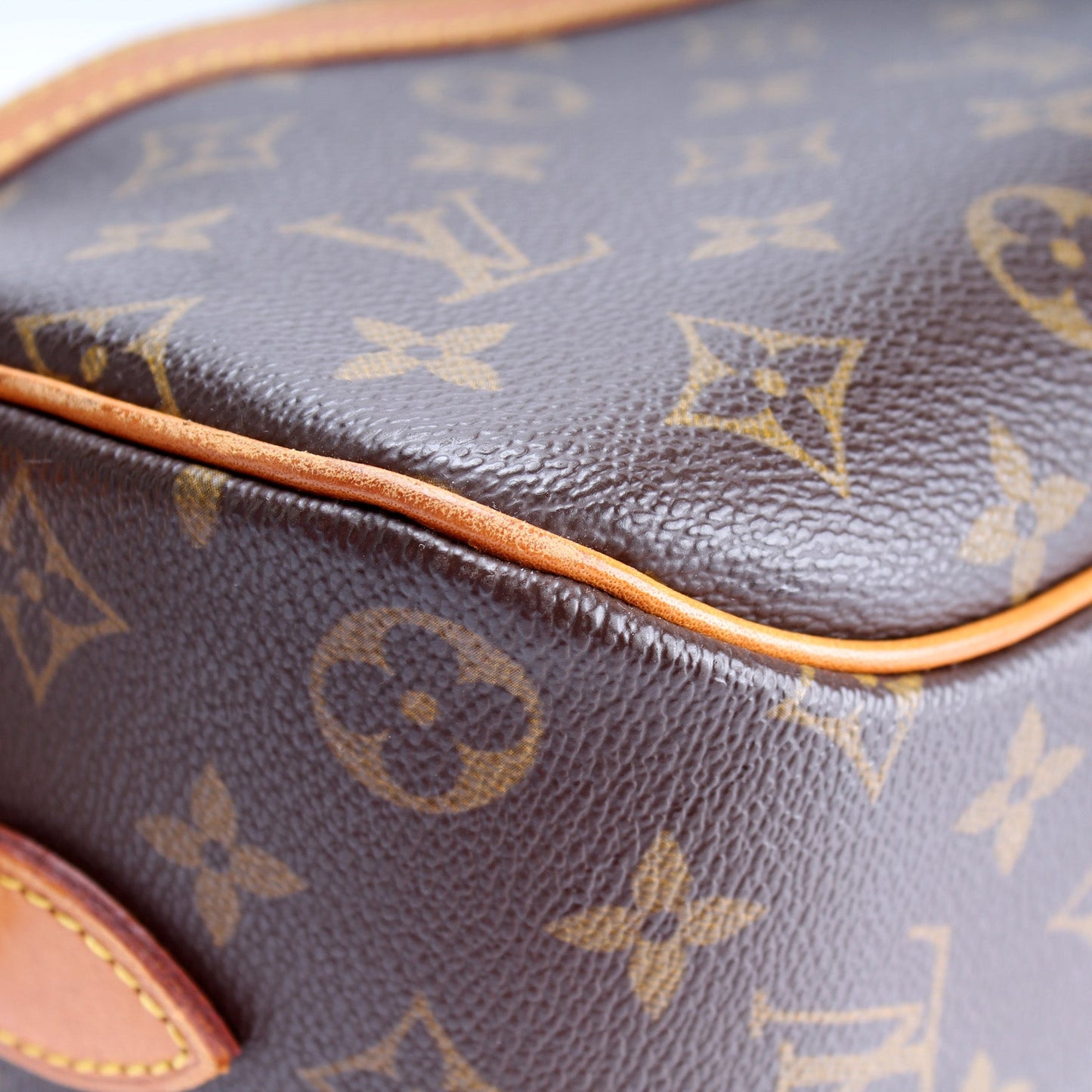Blois Crossbody Monogram