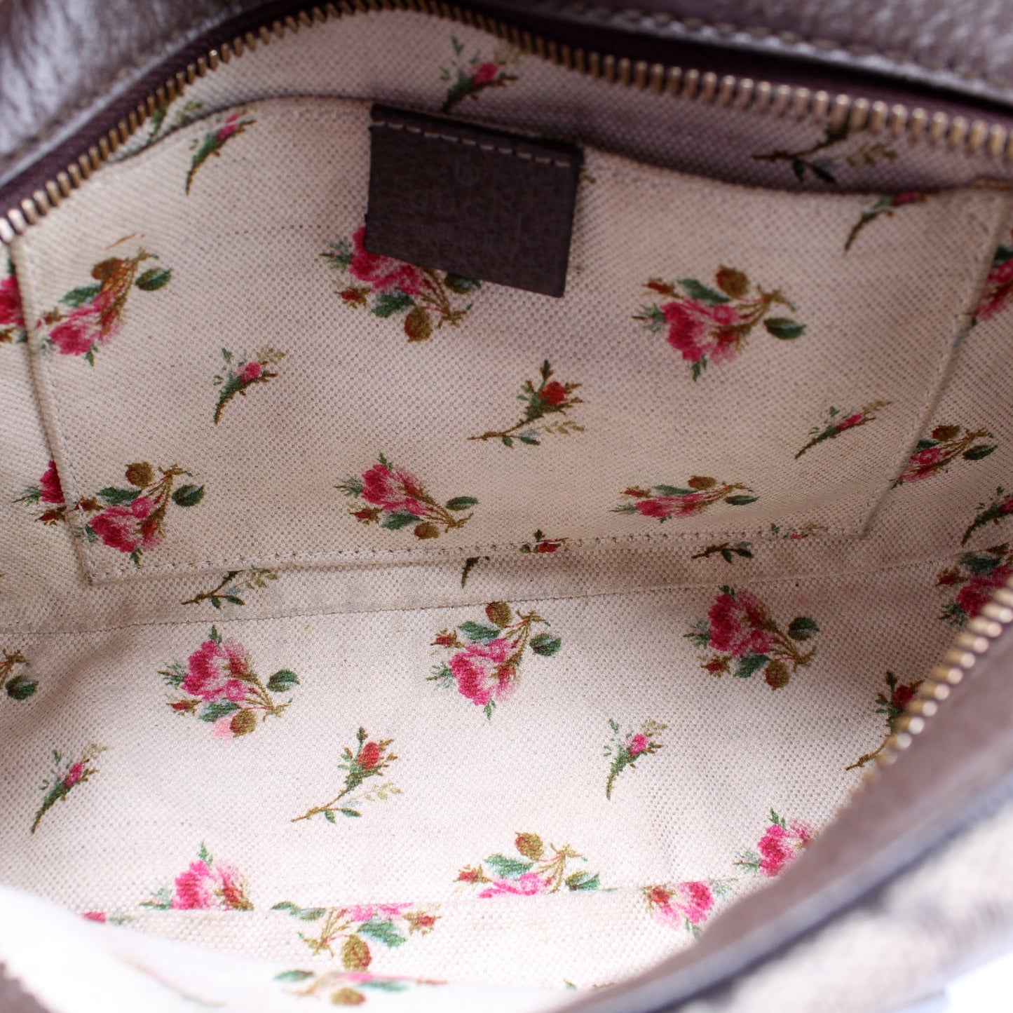 476466 GG Supreme Messenger Bag
