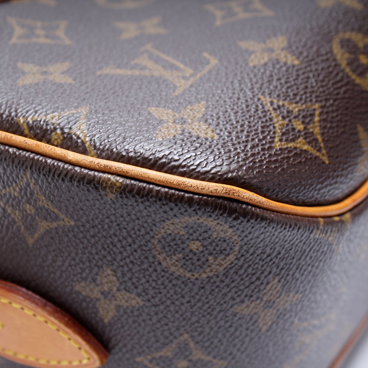 Blois Crossbody Monogram
