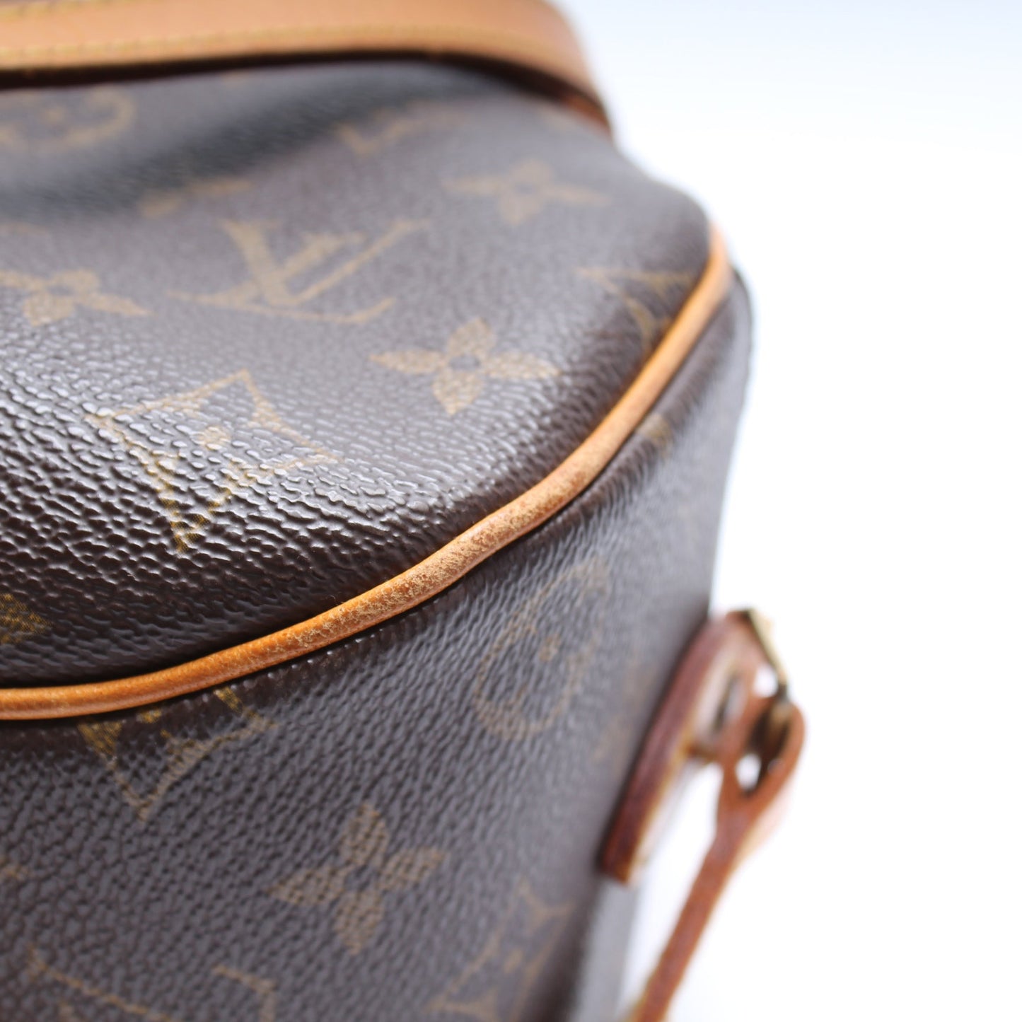 Blois Crossbody Monogram