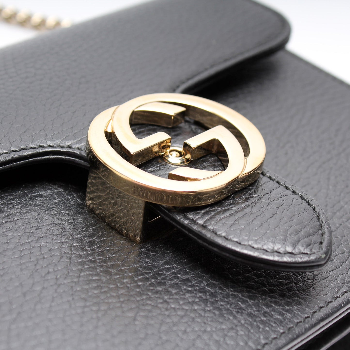 510304 Interlocking Small Crossbody