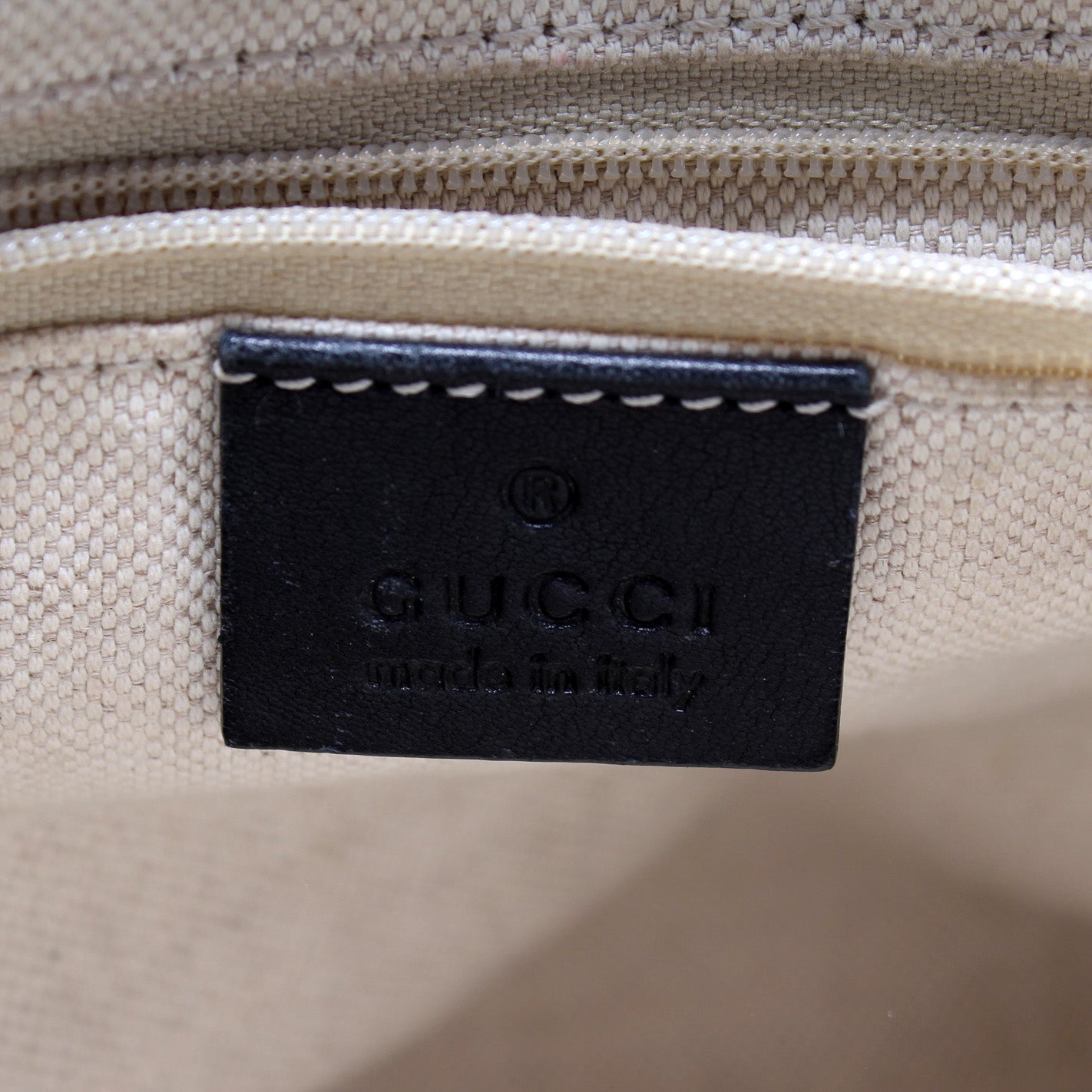 211944 Sukey GG Leather Medium