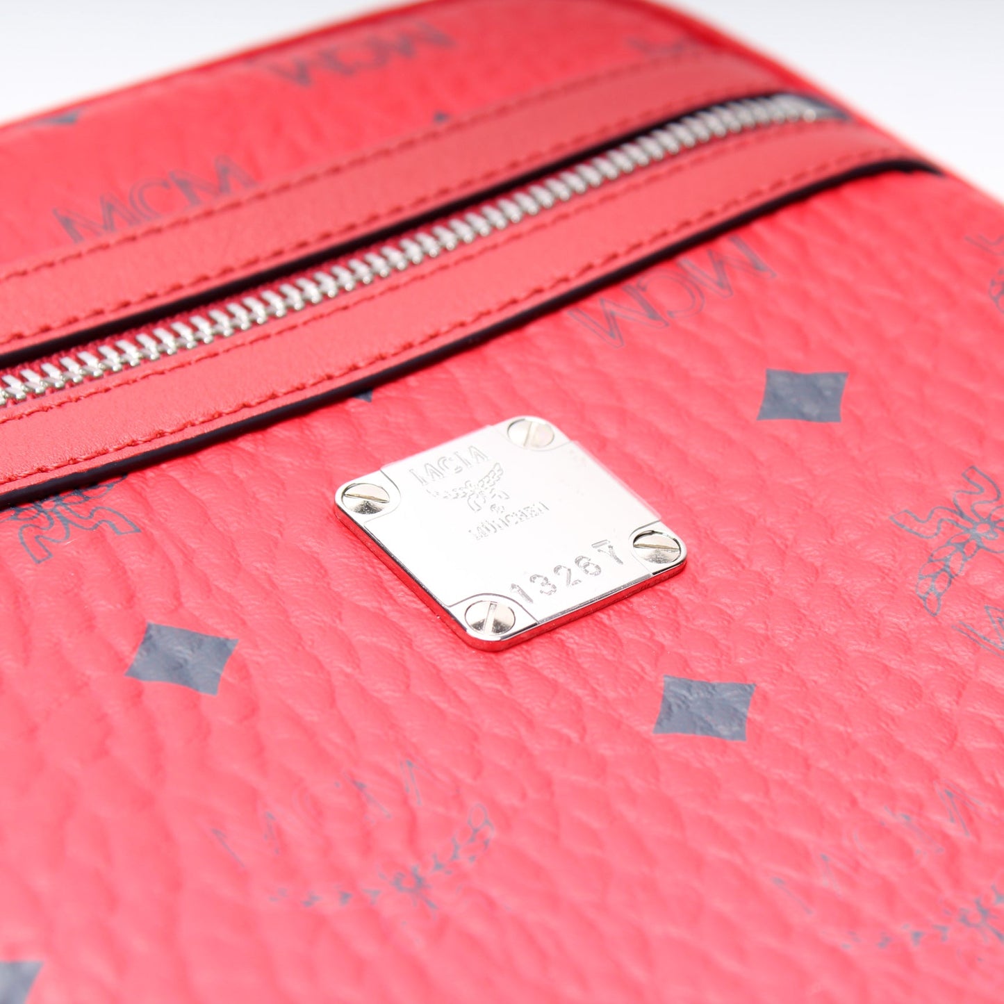 Visetos Klassik Mini North/South Crossbody