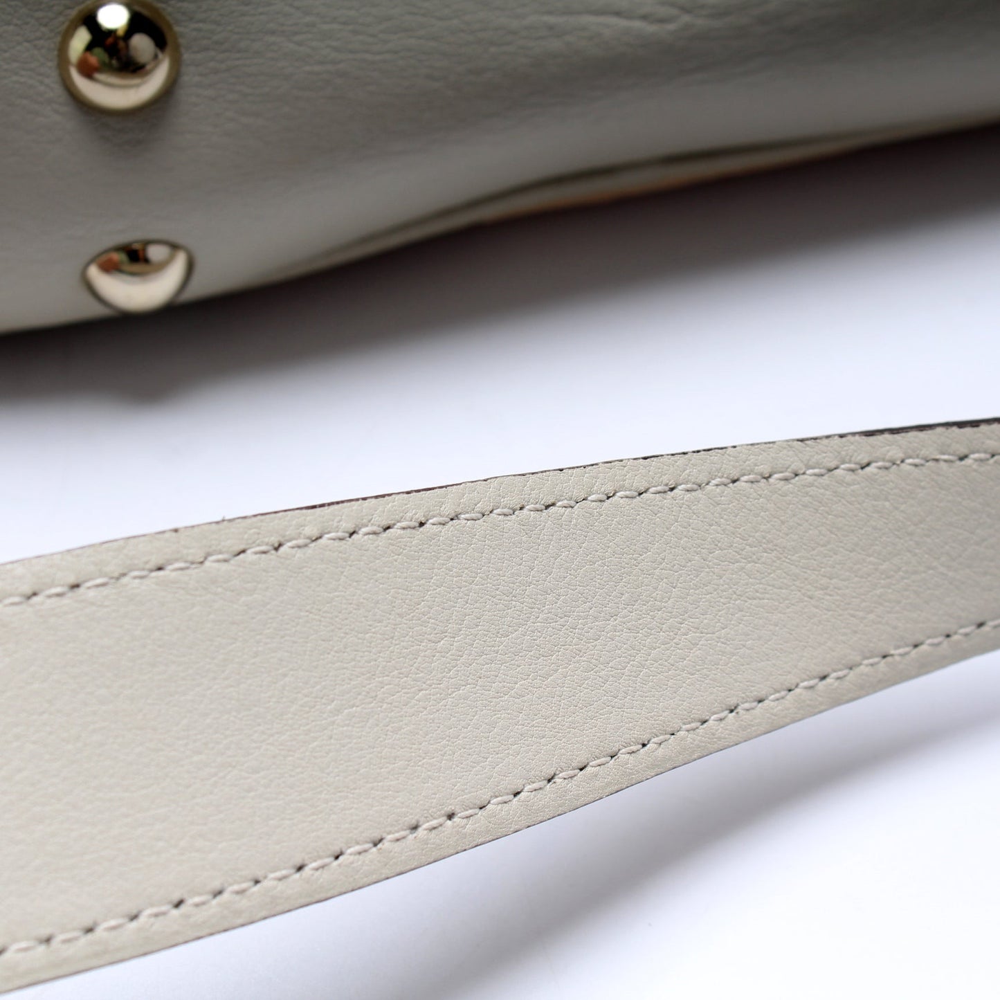 292900 GG Leather Crest Shoulder Bag