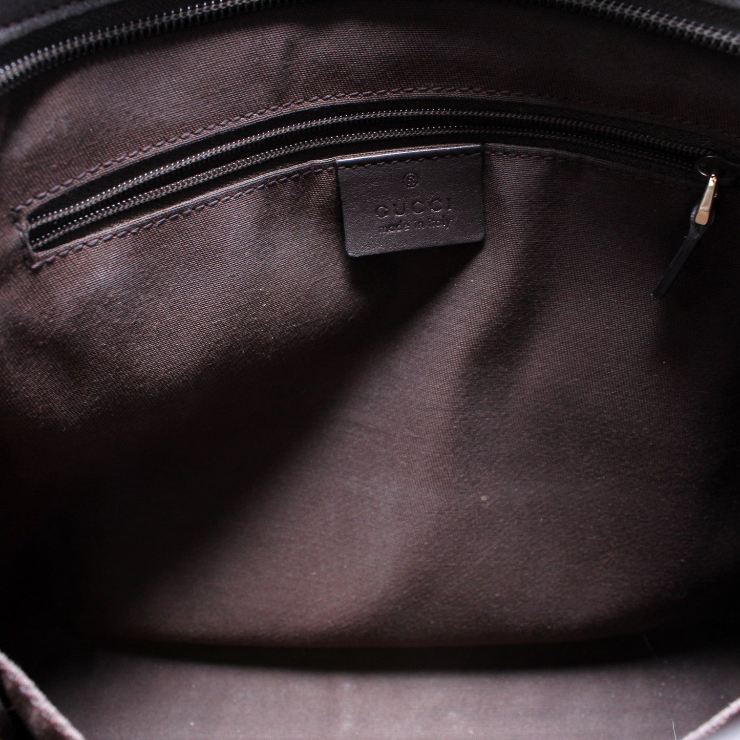 388924 GG Supreme Crossbody