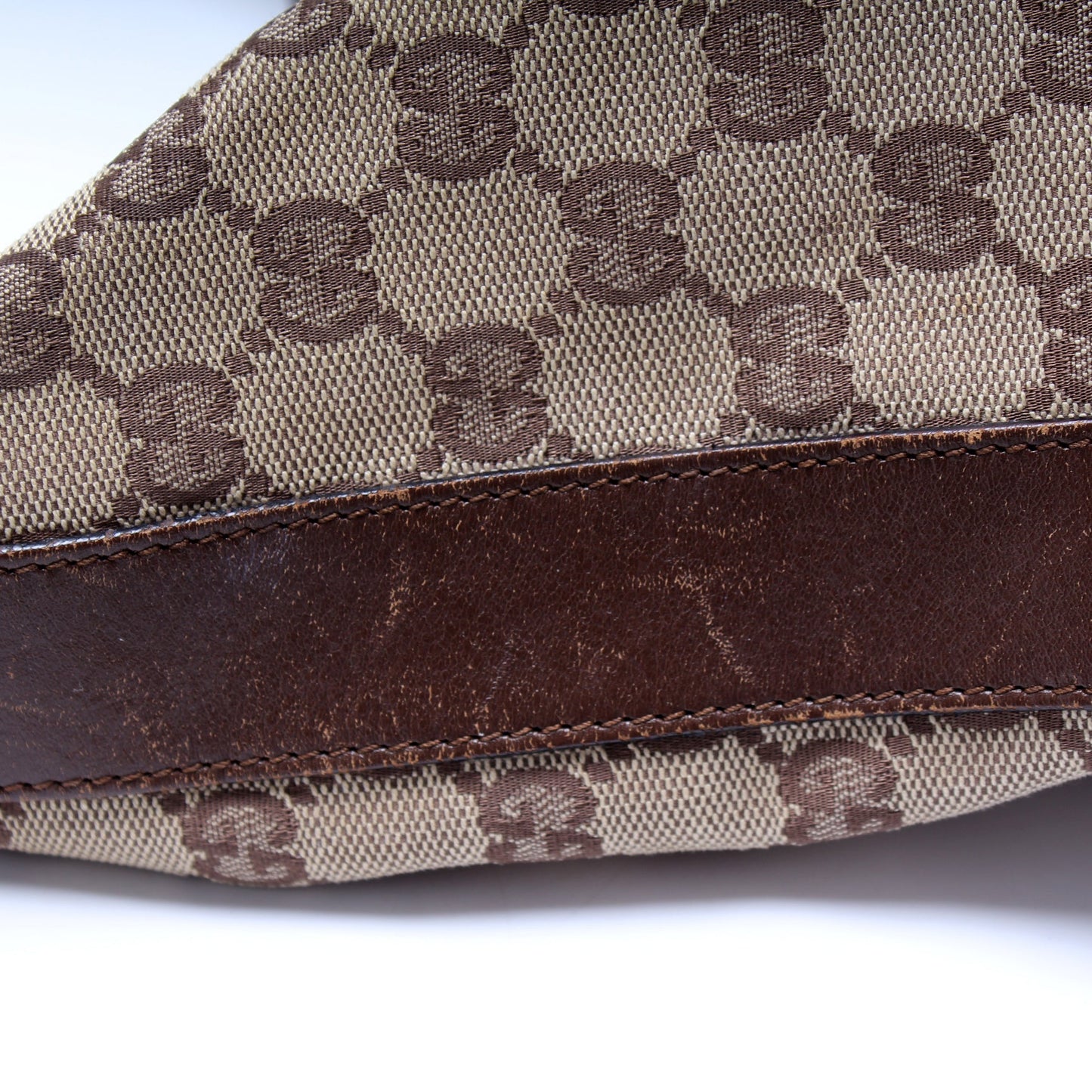 001-3814 GG Canvas Clasp Hobo