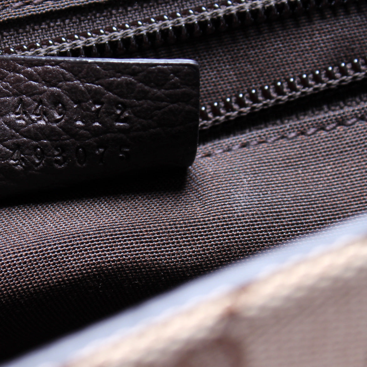 449172 GG Canvas Messenger