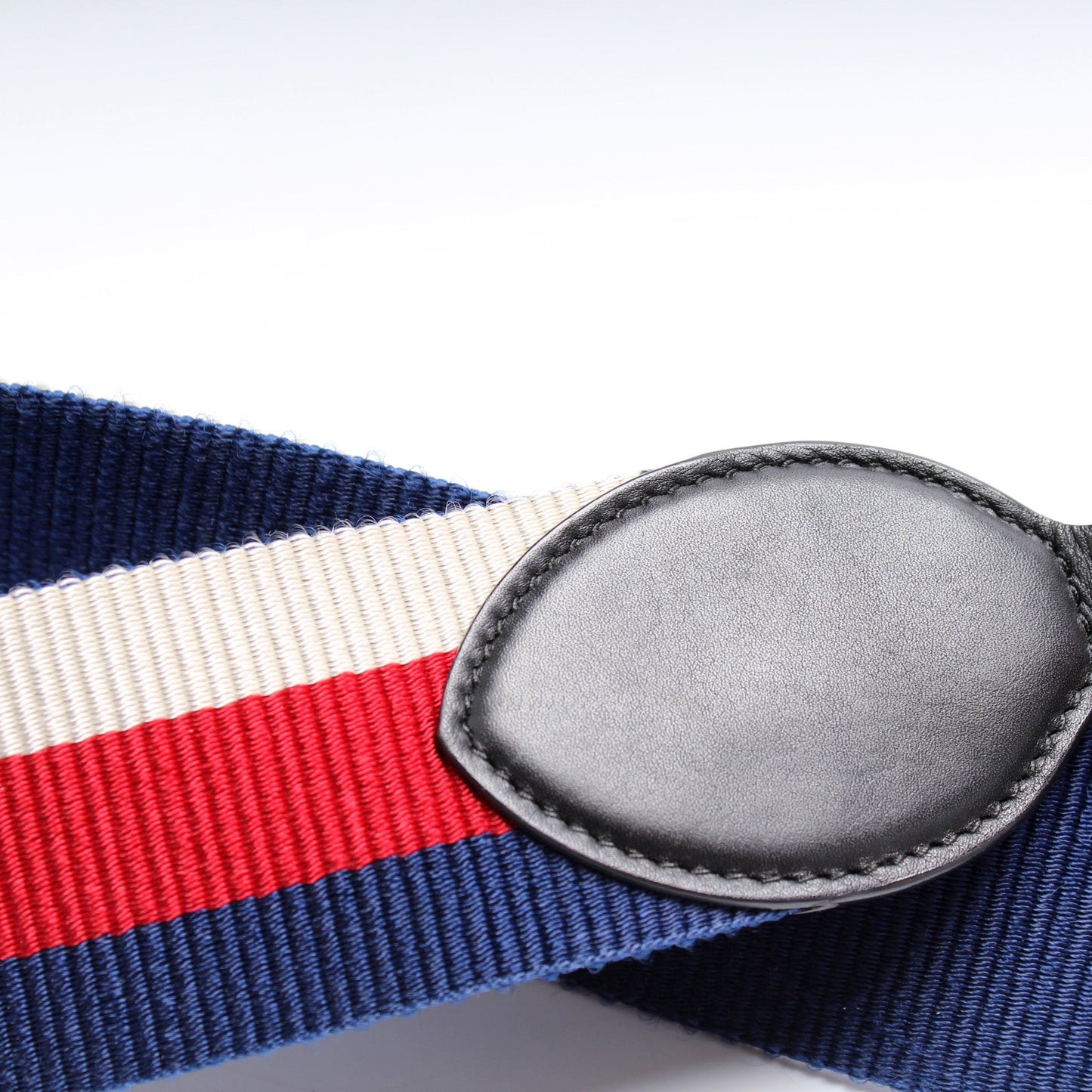 476674 GG Marmont Bucket