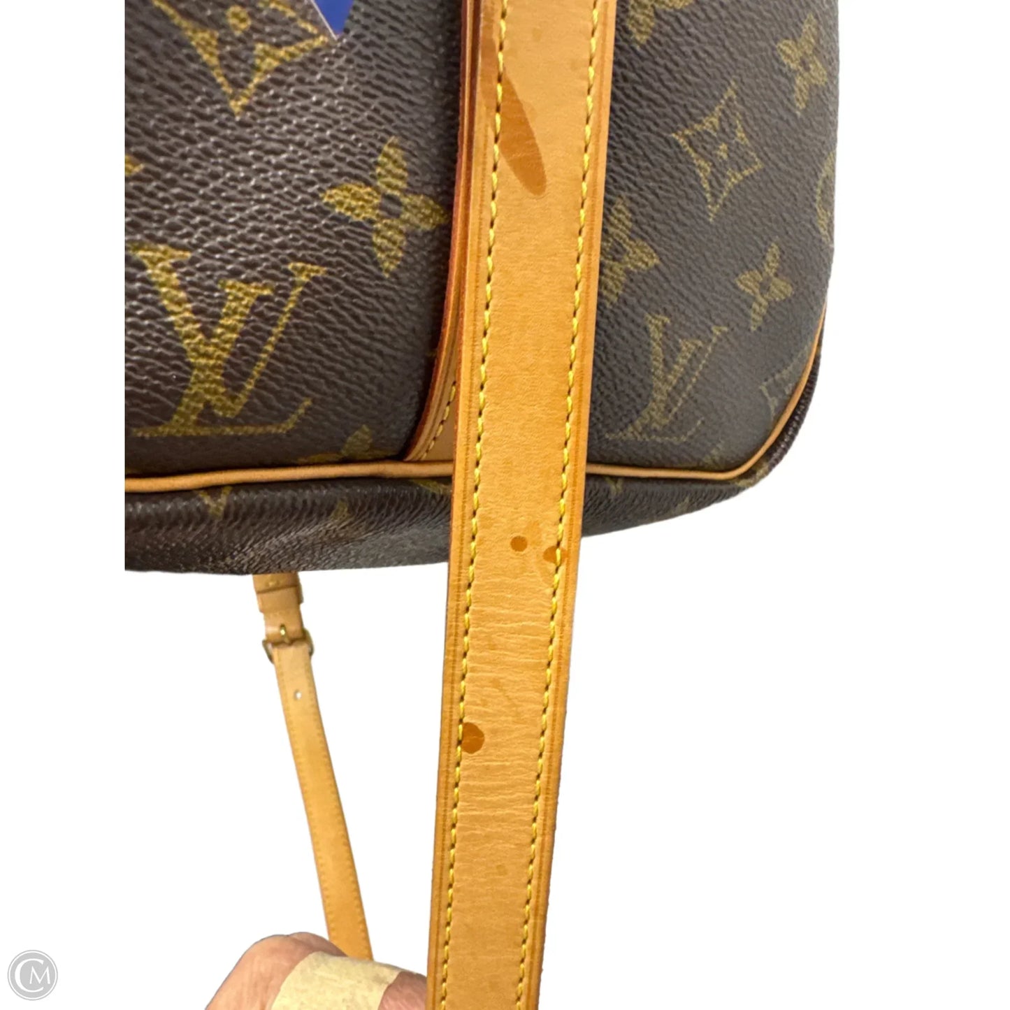 Crossbody Luxury Designer By Louis Vuitton, Size: Medium