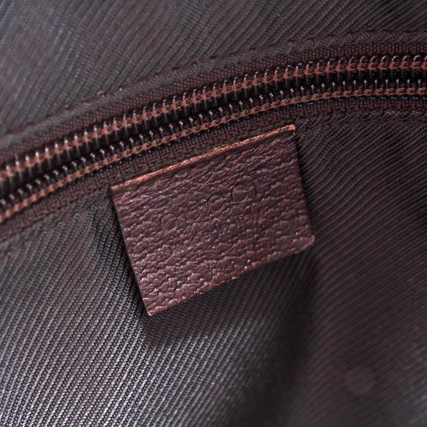 122760 GG Canvas Crossbody