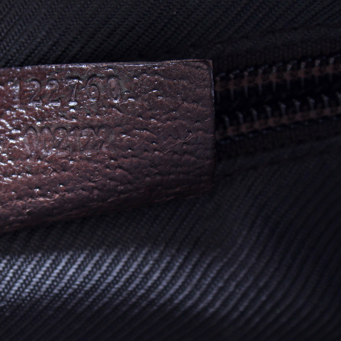 122760 GG Canvas Crossbody