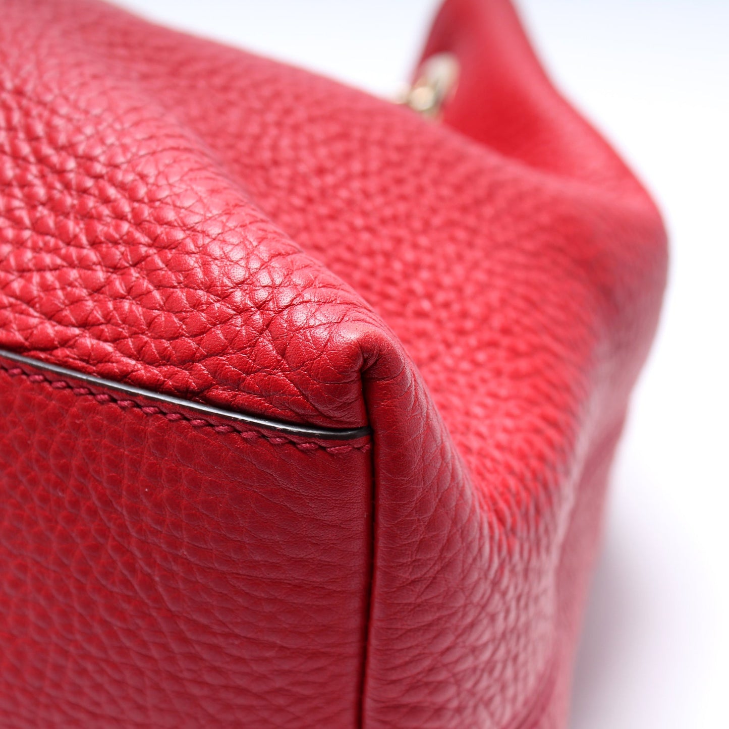 308982 Soho Leather Shoulder Medium